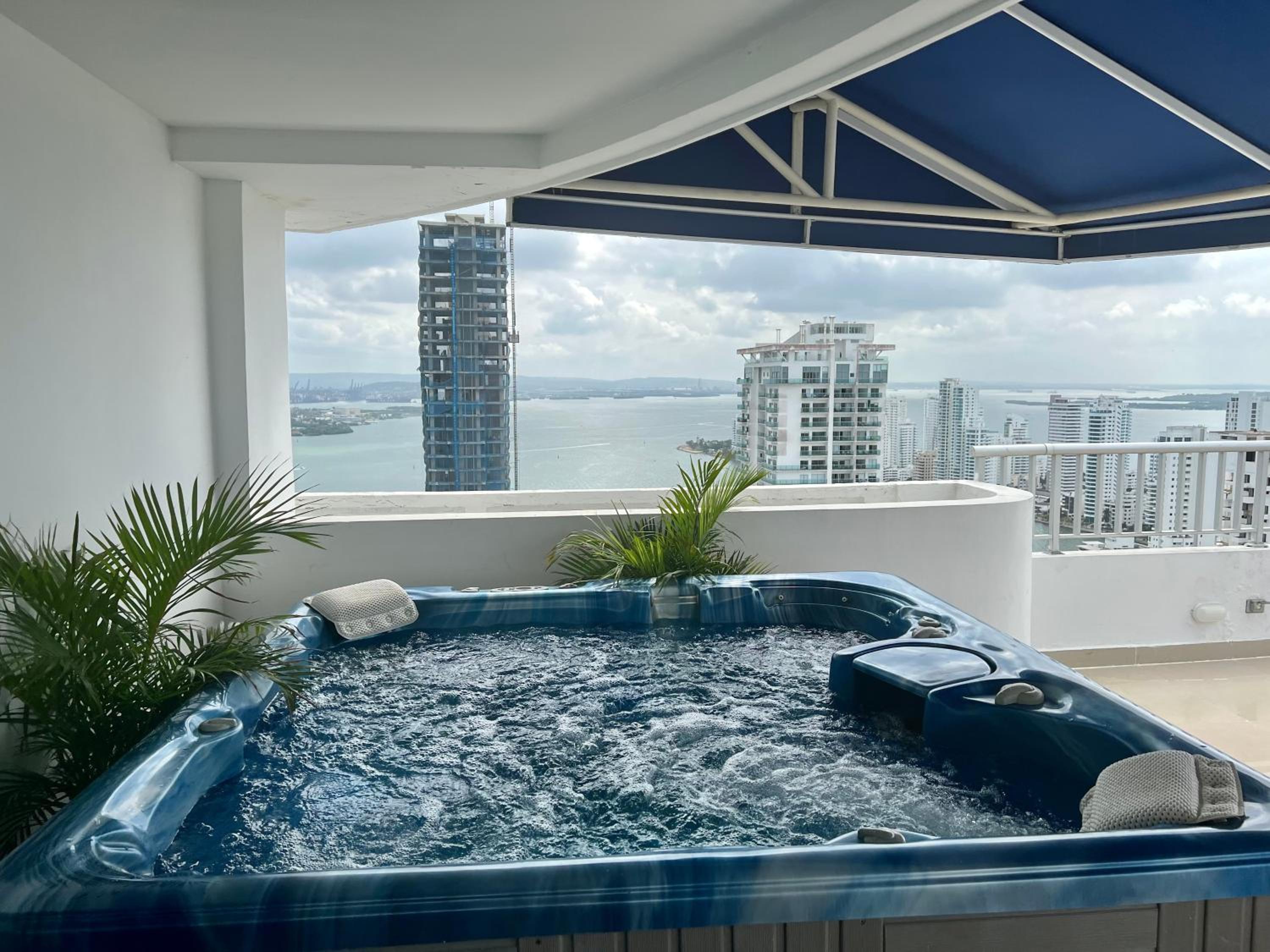 Palmetto Penthouse Deluxe Beautiful view and sunset floor 39