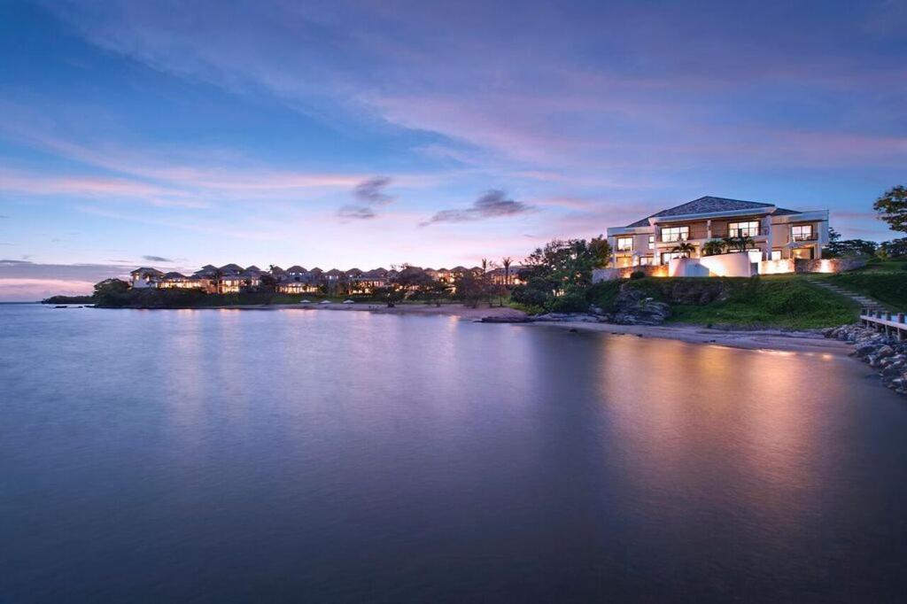 Las Verandas Hotel & Villas