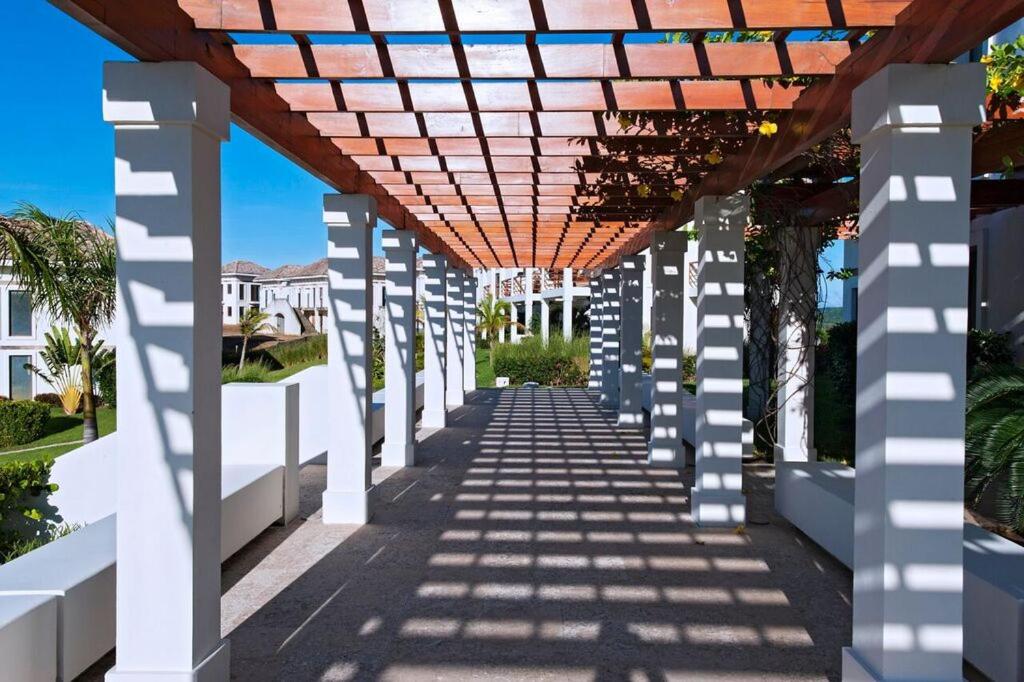 Las Verandas Hotel & Villas