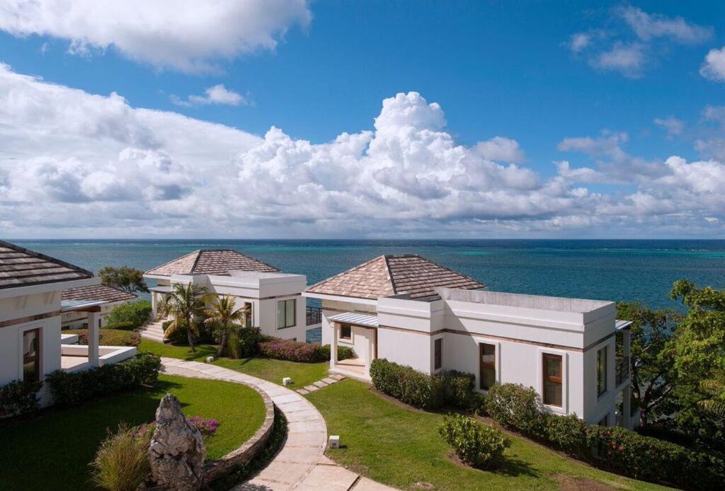 Las Verandas Hotel & Villas