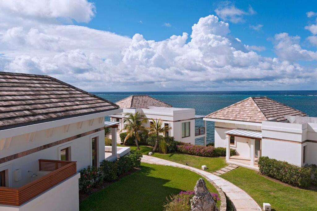 Las Verandas Hotel & Villas