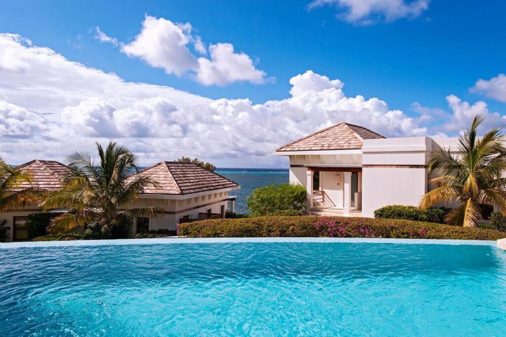 Las Verandas Hotel & Villas
