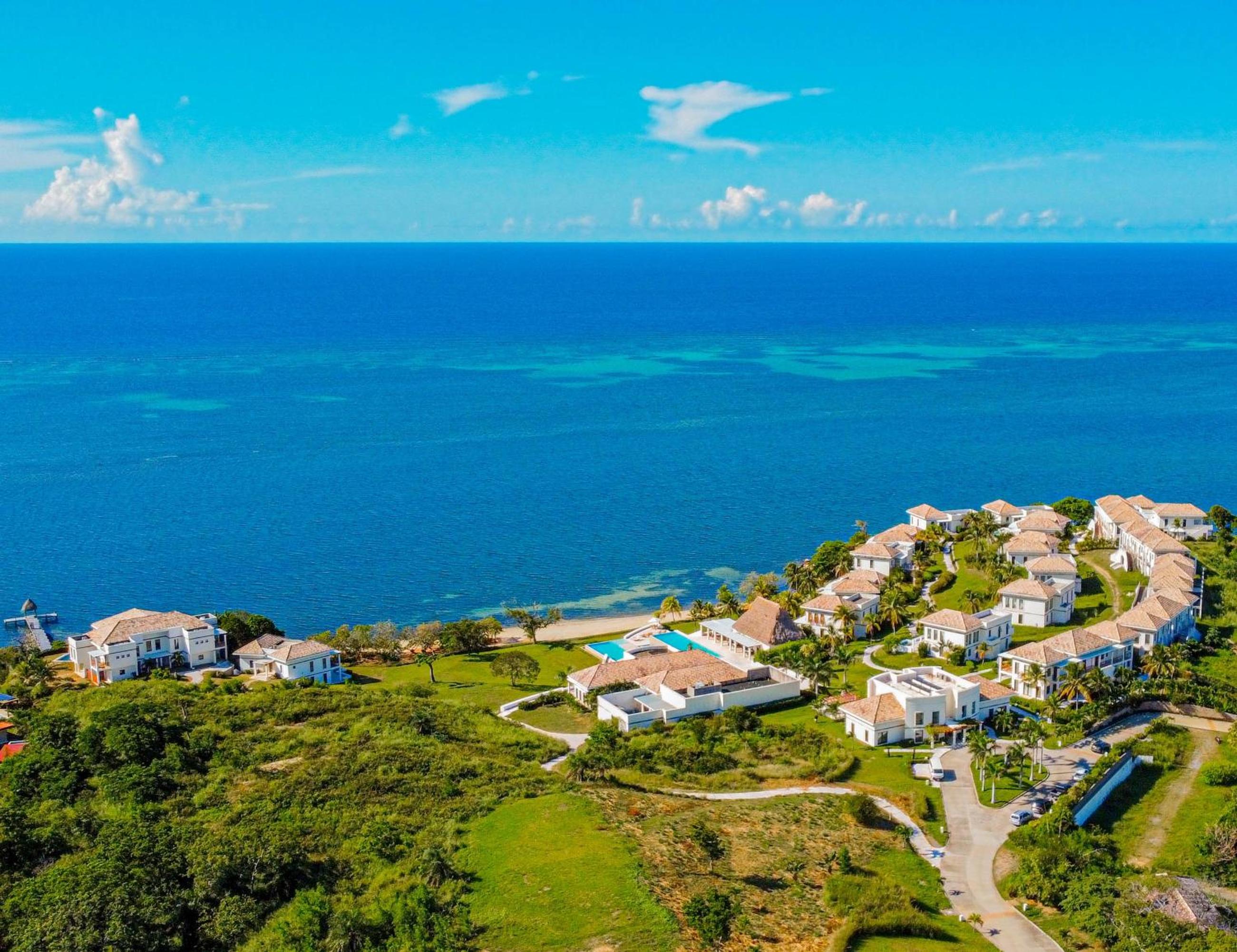 Las Verandas Hotel & Villas