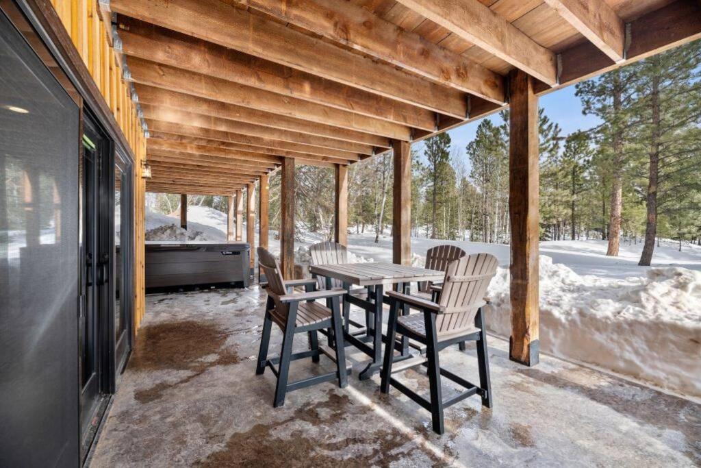 Trax N Trailz Lodge