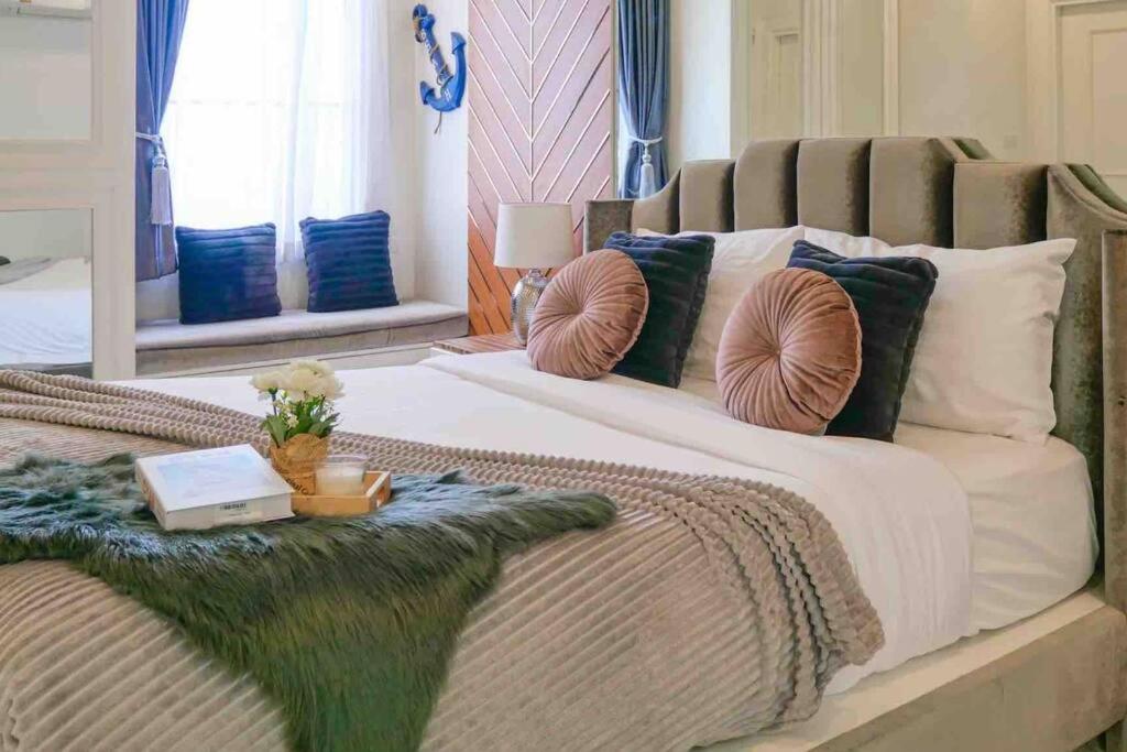 Pattaya Villa w/bathtub - Exquisite Pool Villa I