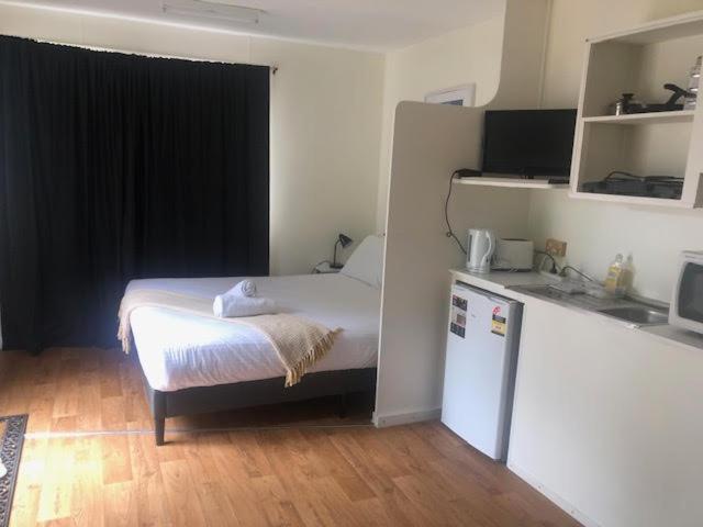 Batemans Bay Holiday Park & Hostel