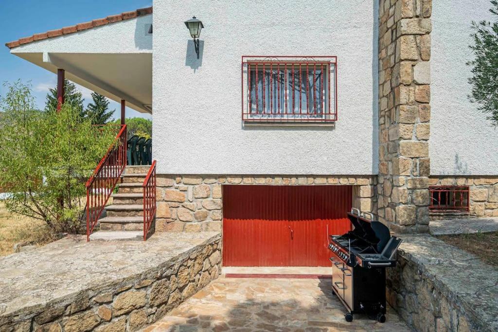 Casa Hortensia. Barbacoa en Robledo de Chavela
