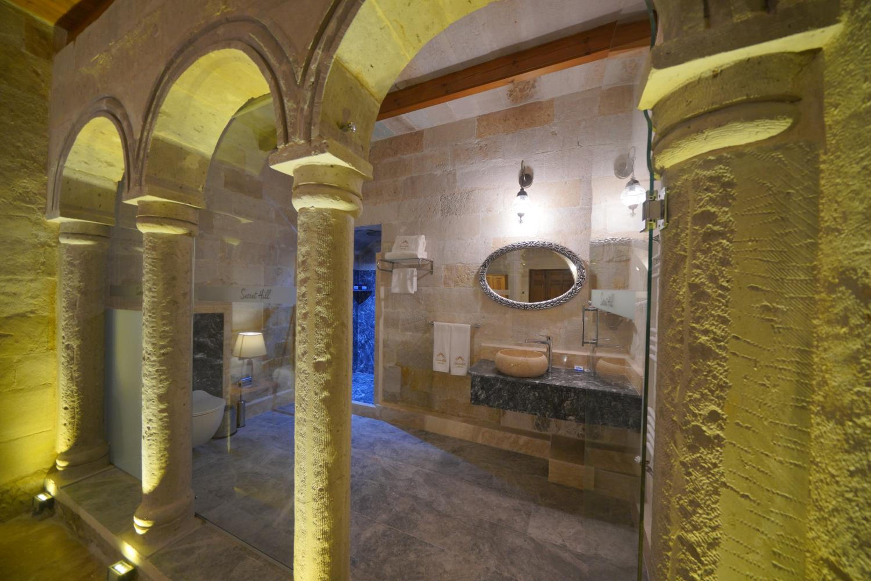 Secret Hill Cave Suites - Image 124