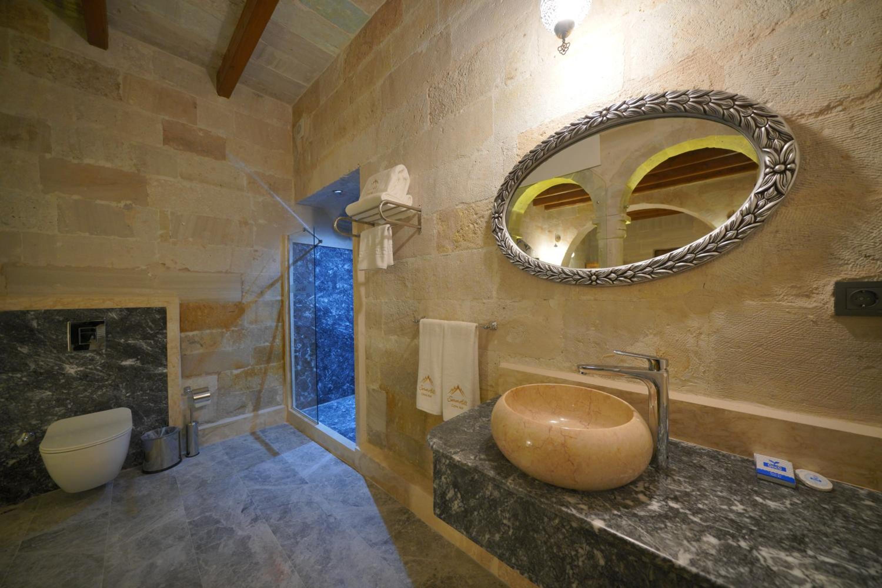 Secret Hill Cave Suites - Image 127