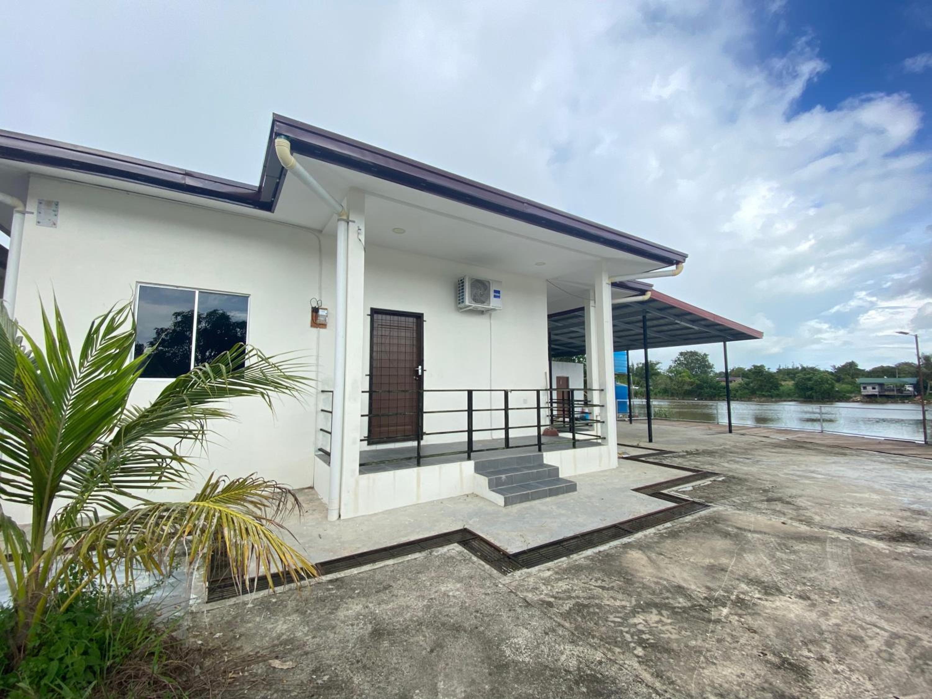 D’Surati River View Homestay photo 1