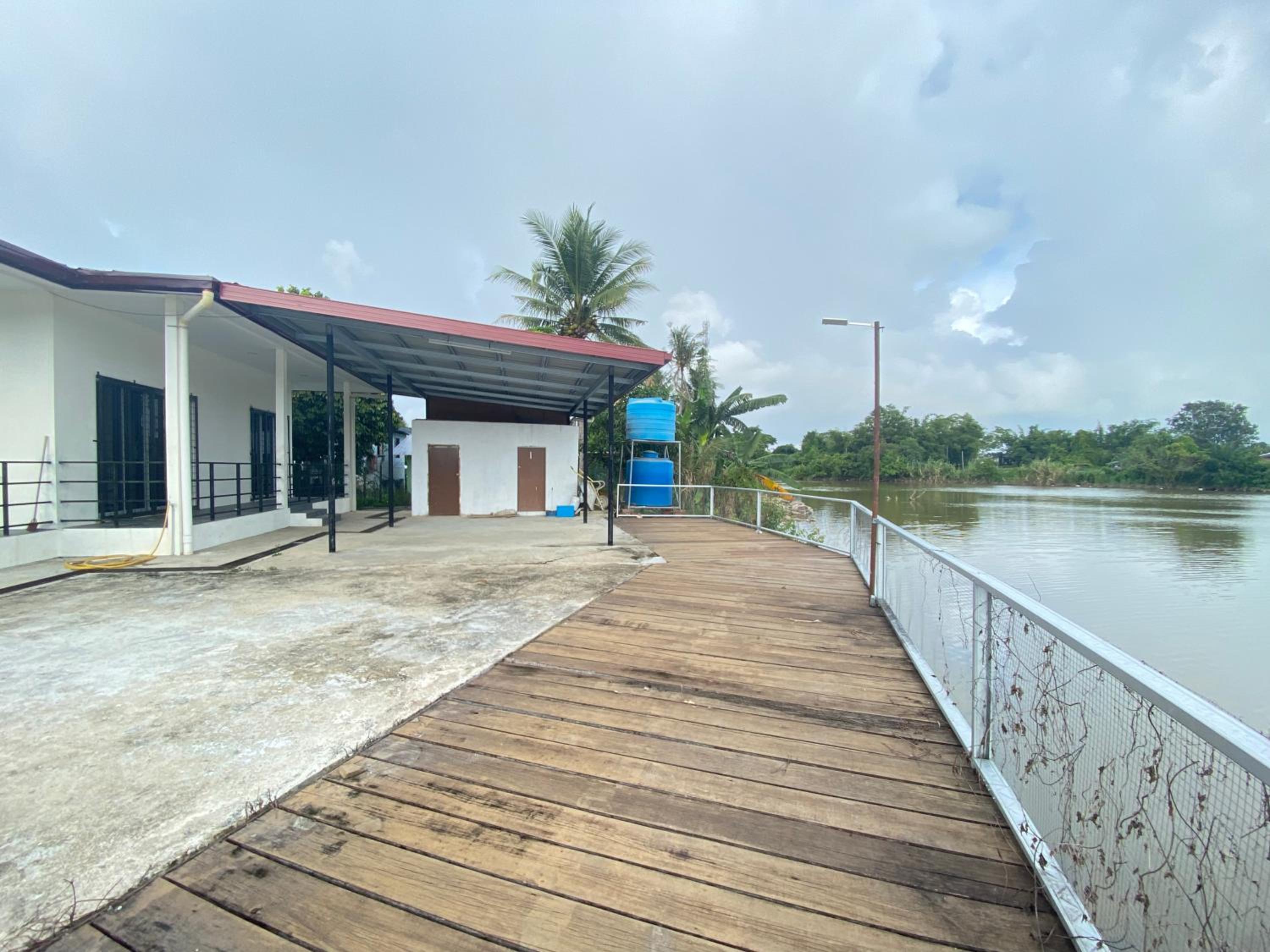 D’Surati River View Homestay photo 4