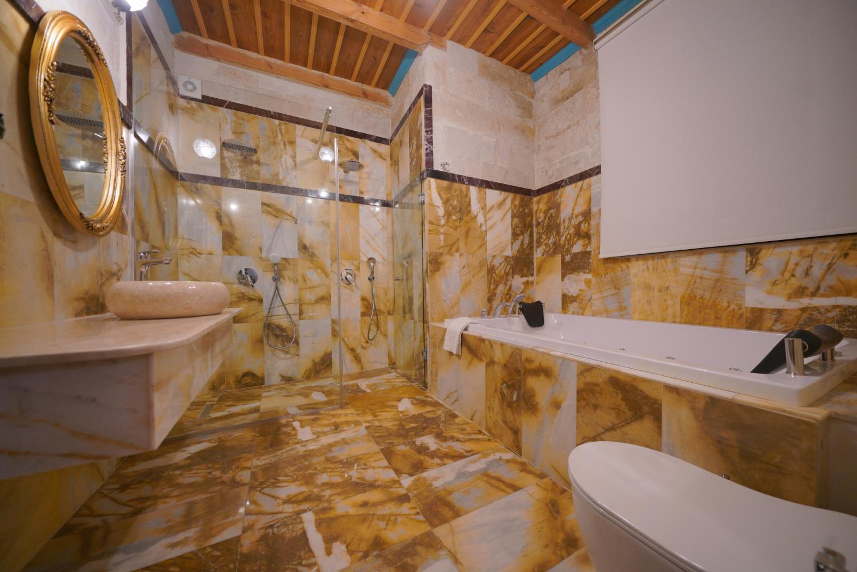 Secret Hill Cave Suites - Image 144