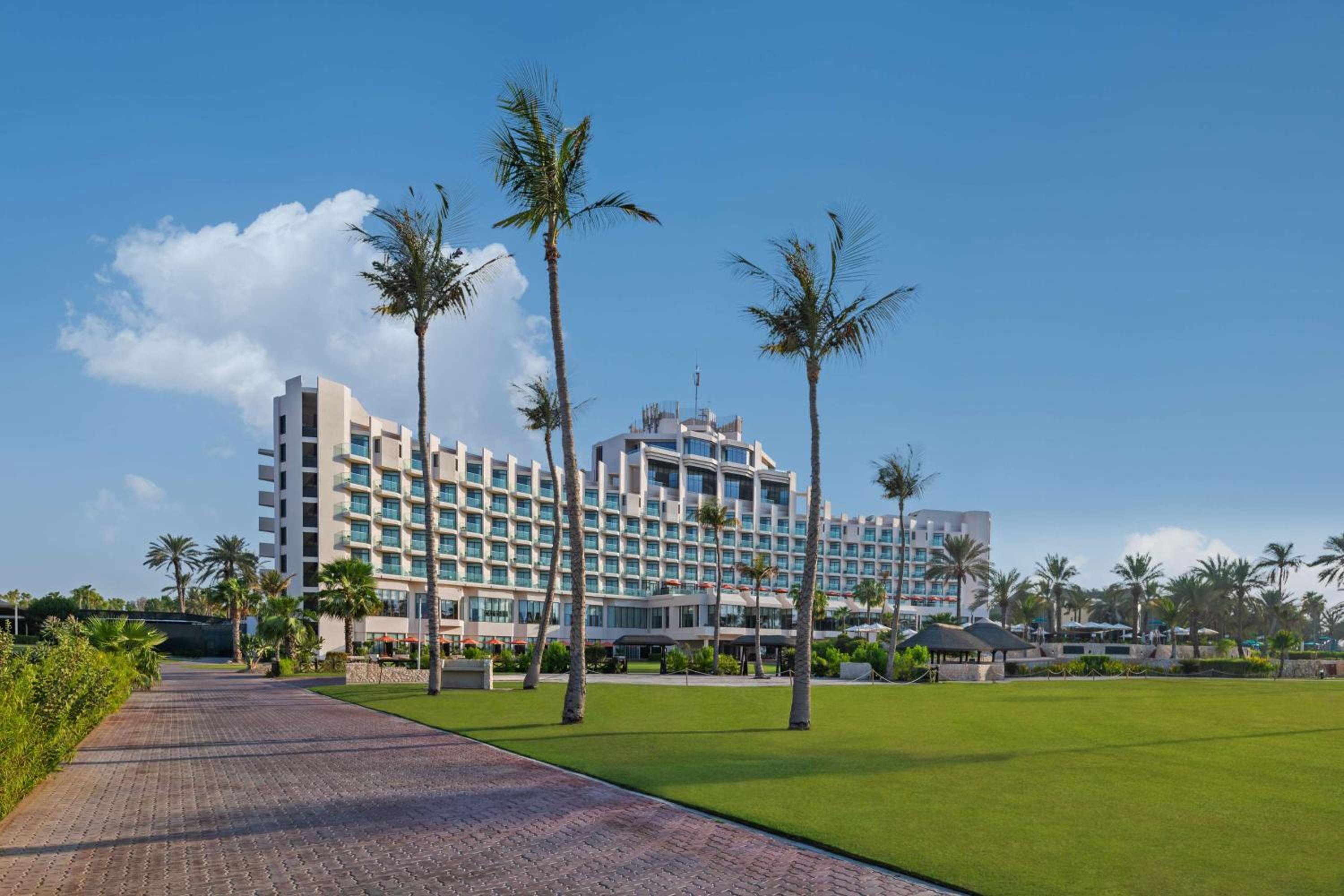 JA Beach Hotel, Dubai