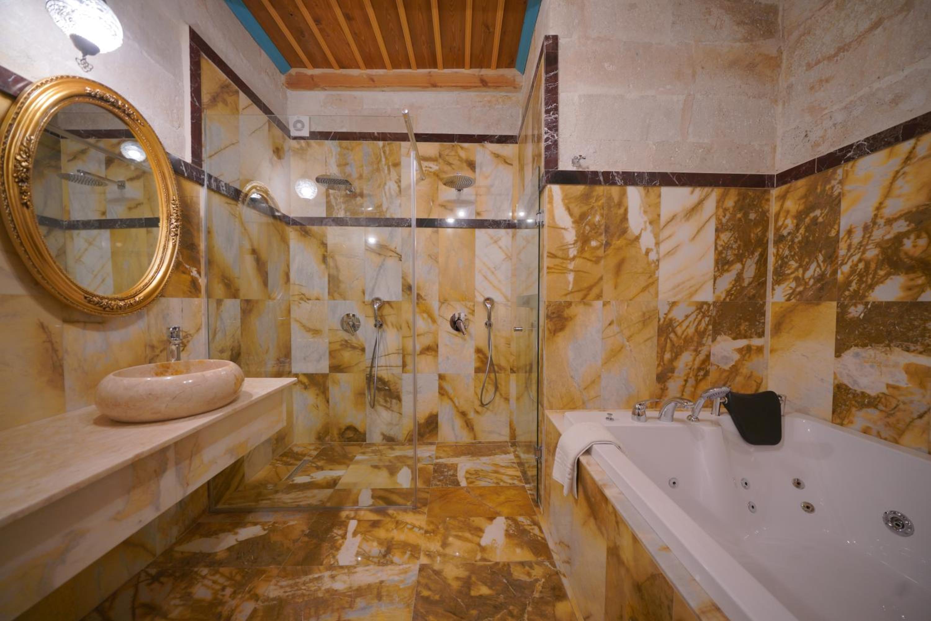 Secret Hill Cave Suites - Image 56