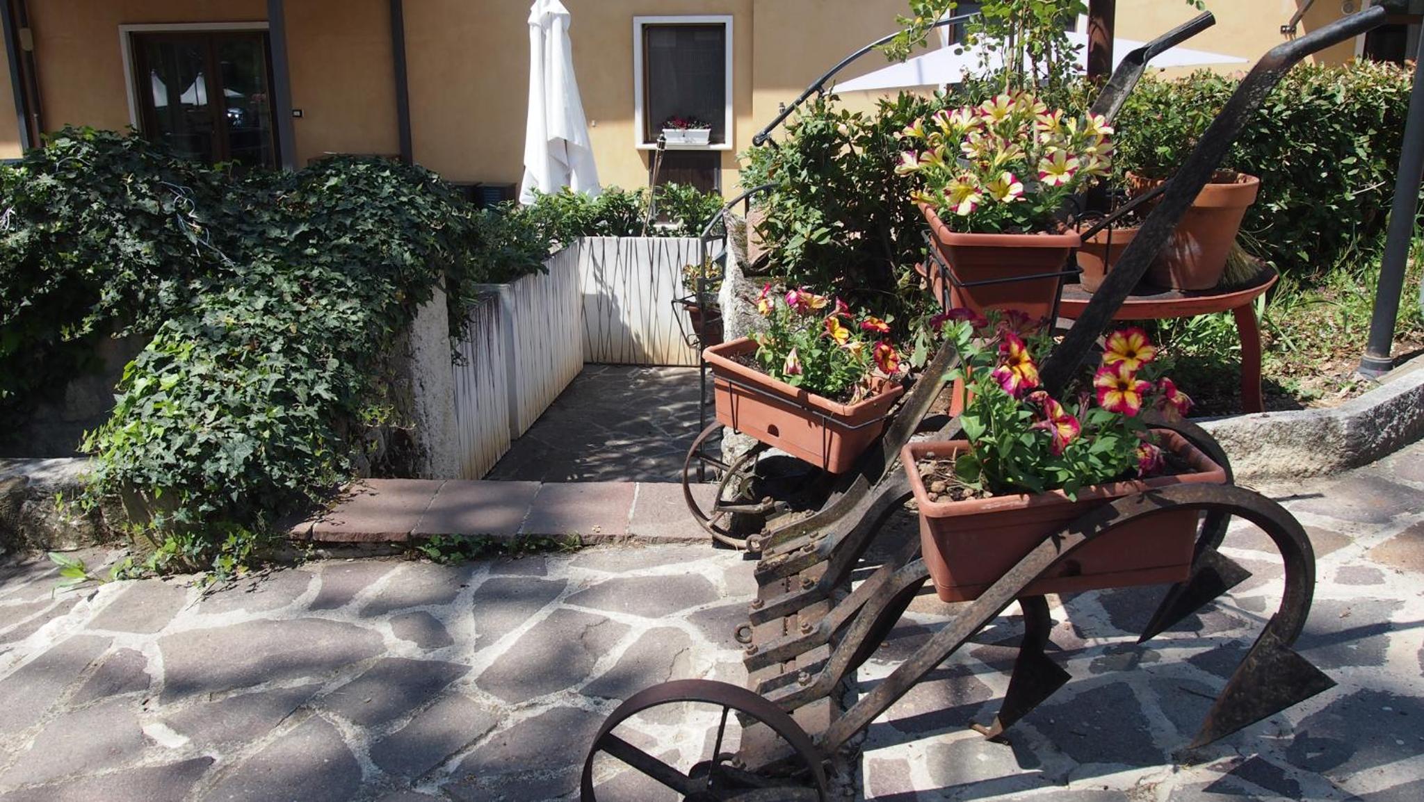 Casale Mammarella view 3