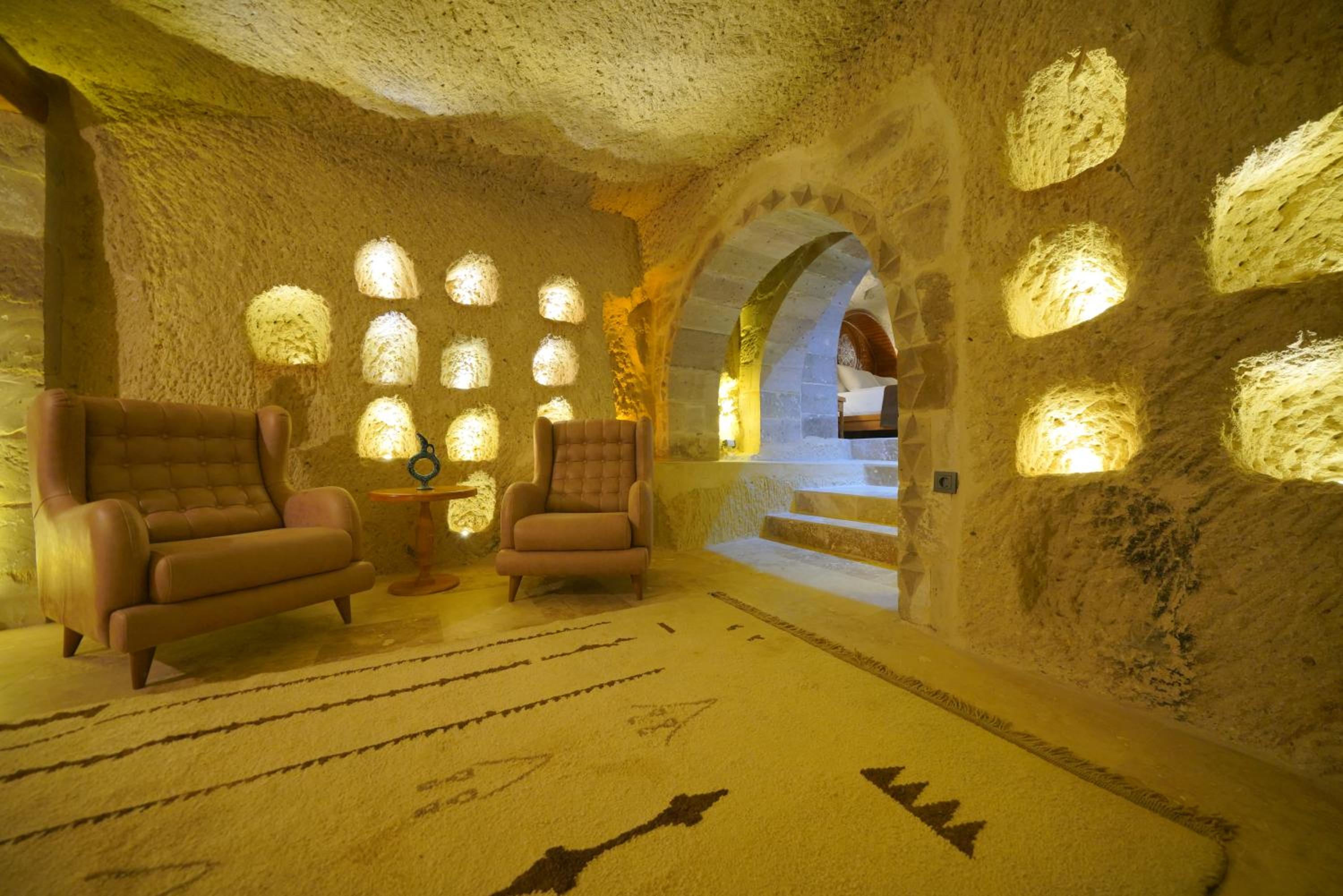 Secret Hill Cave Suites - Image 12