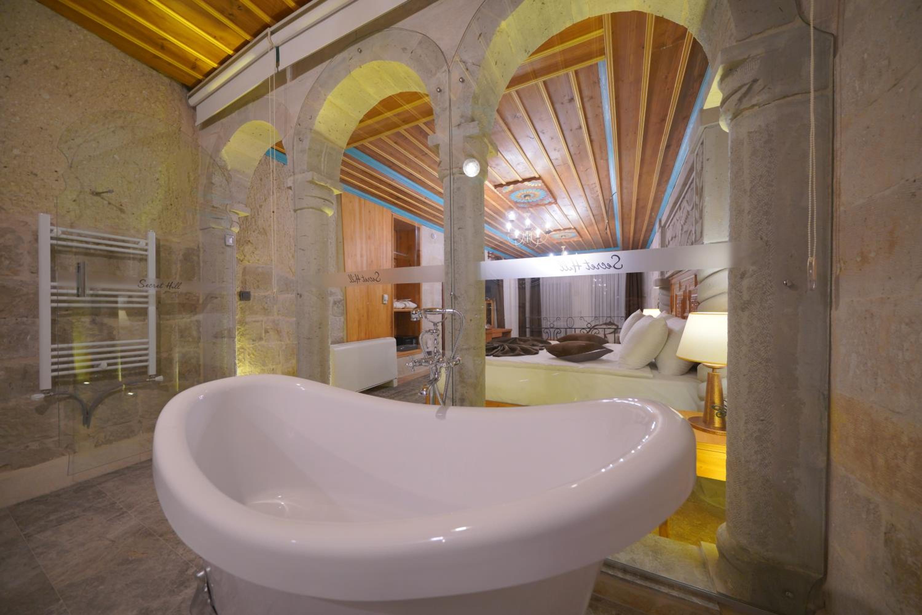 Secret Hill Cave Suites - Image 21