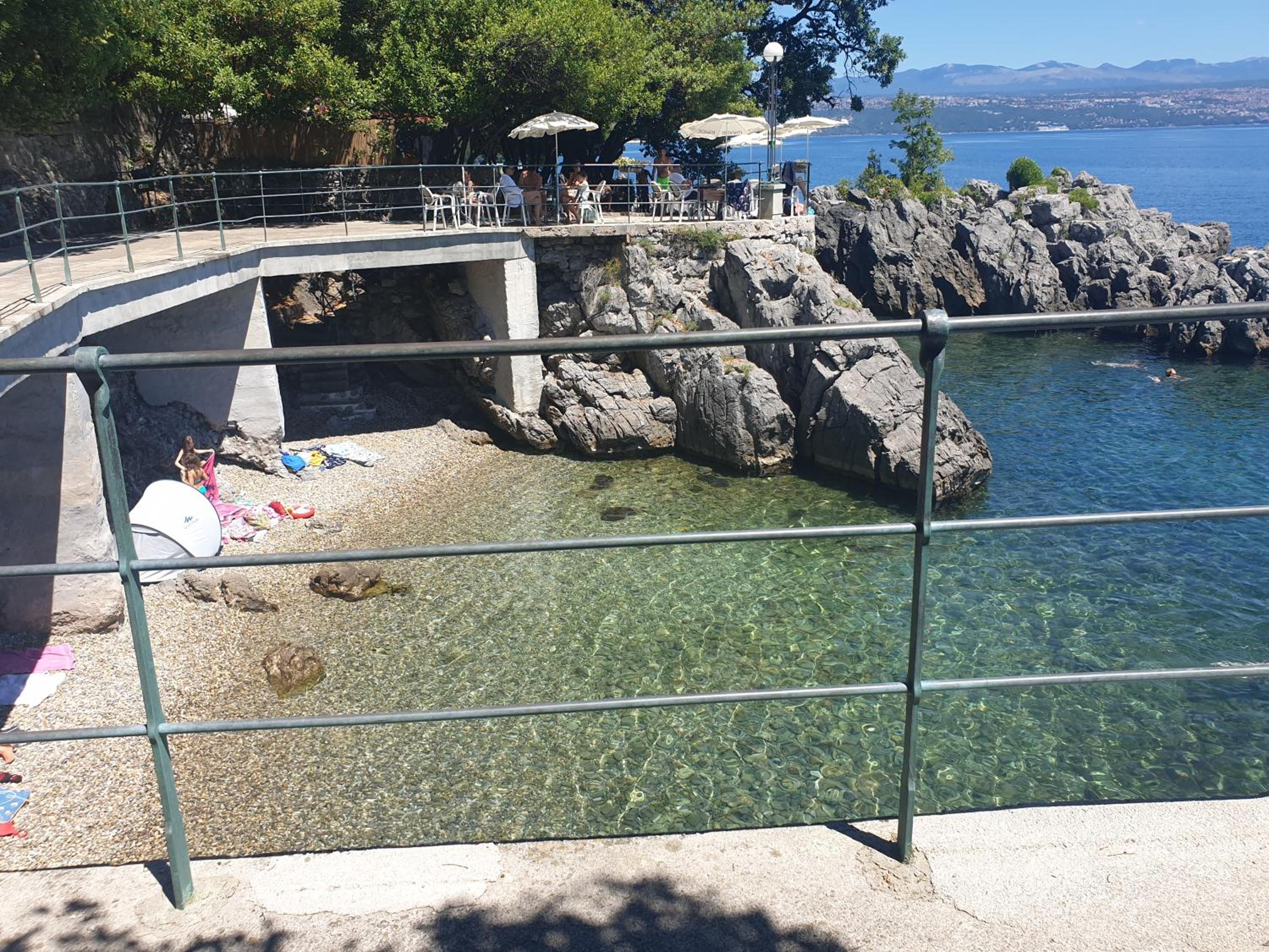 Apartment with direct Sea View, Free Parking and close to Beaches and Promenade view 3