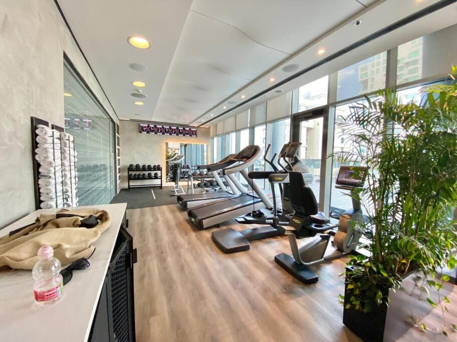 Amazing Sea view APT with parking at Royal Beach - By Beach Apartments TLV