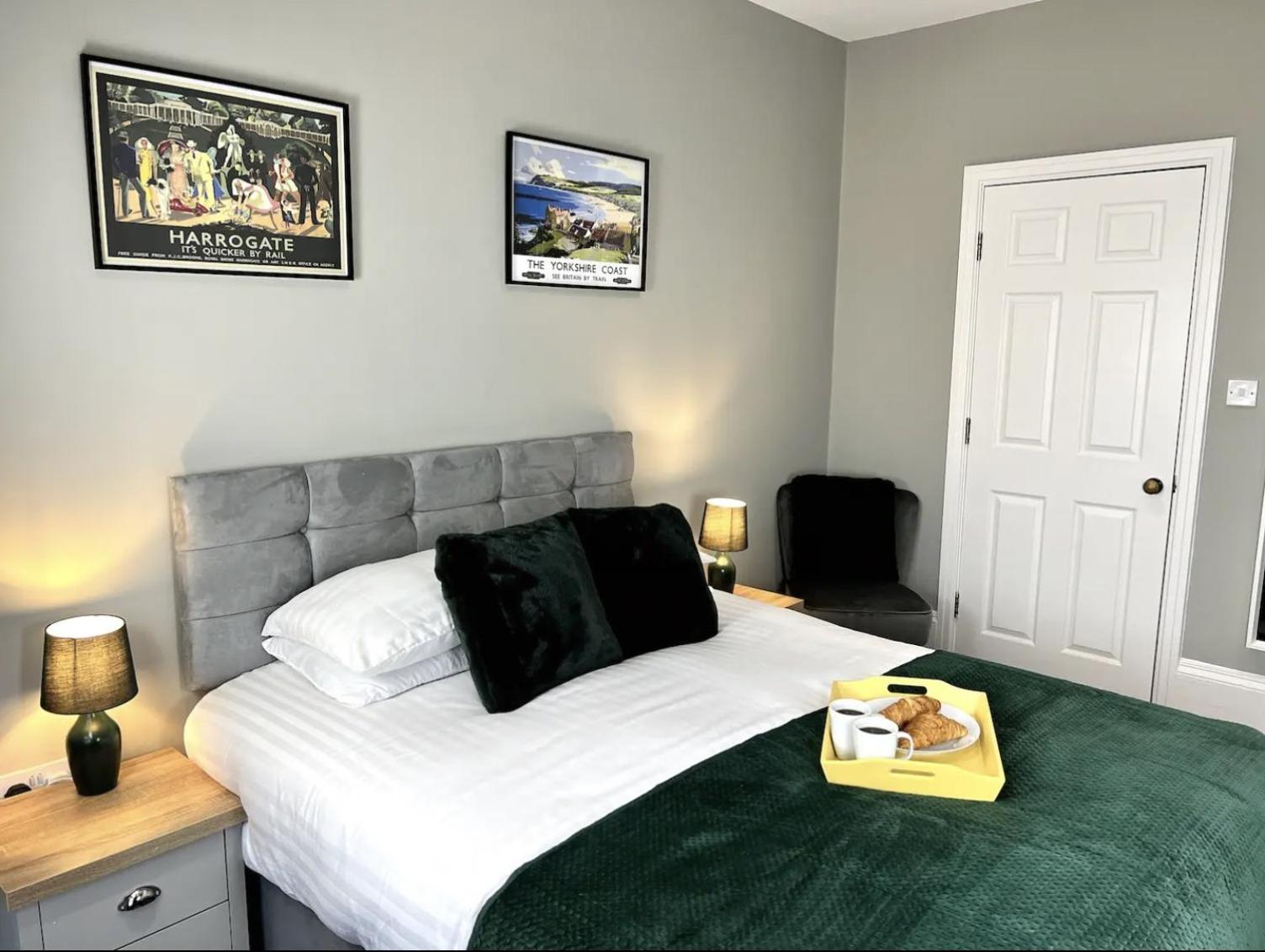 Luxury Harrogate Flat with Free Parking view 5