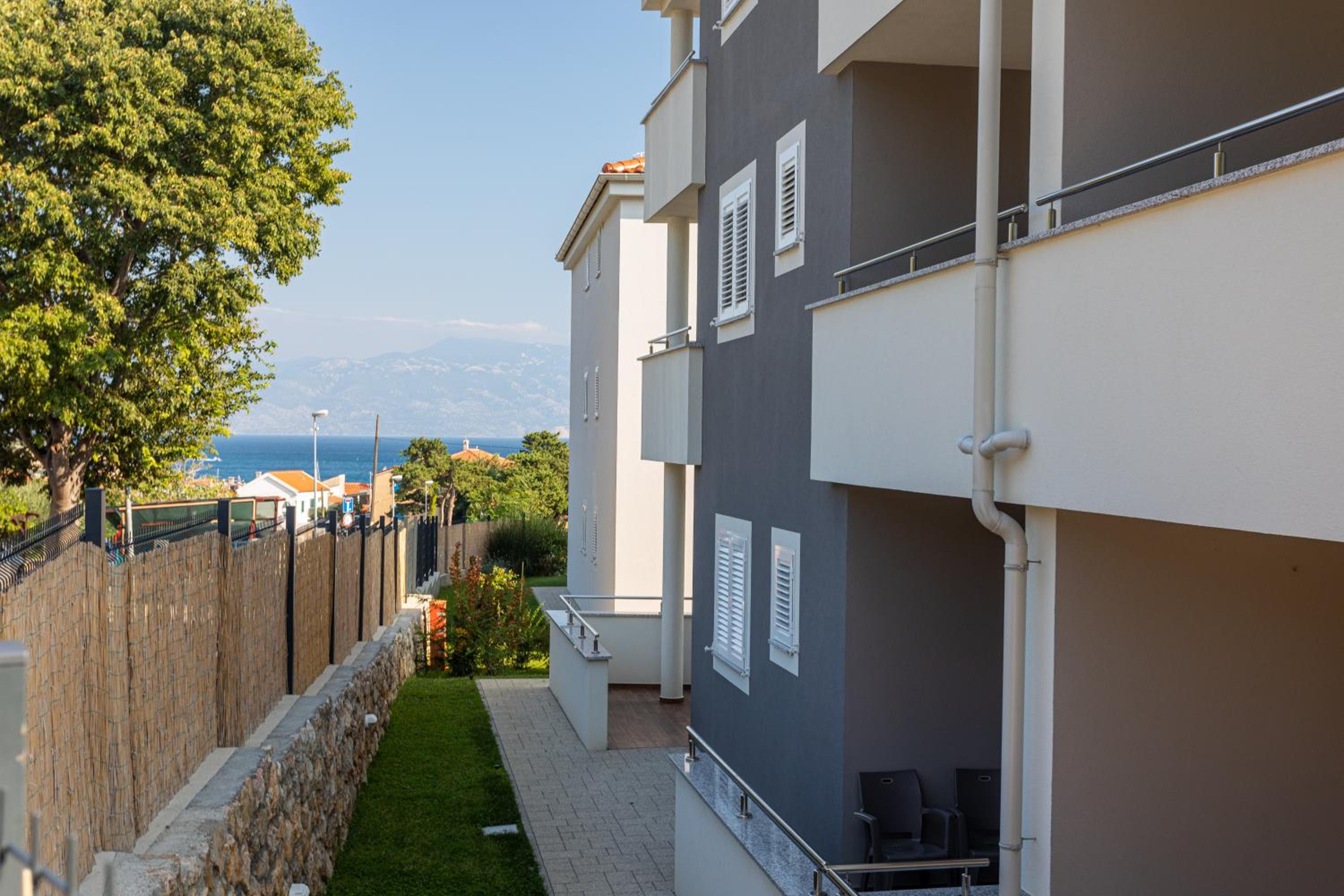 Apartments Crnekovic Tomislava 8A view 2