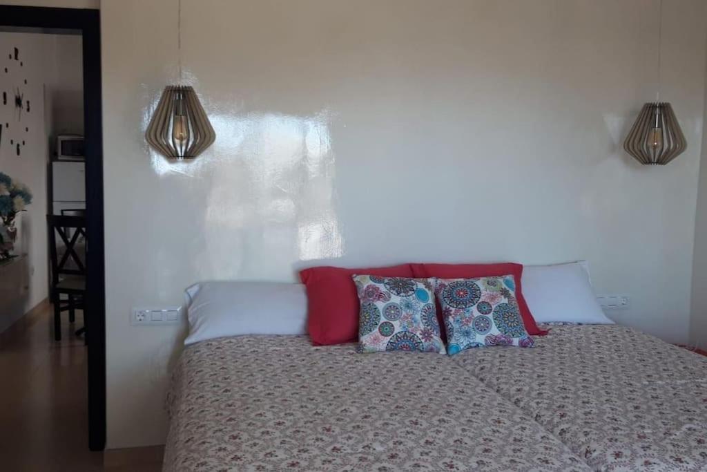 Apartamento con terraza y jardín