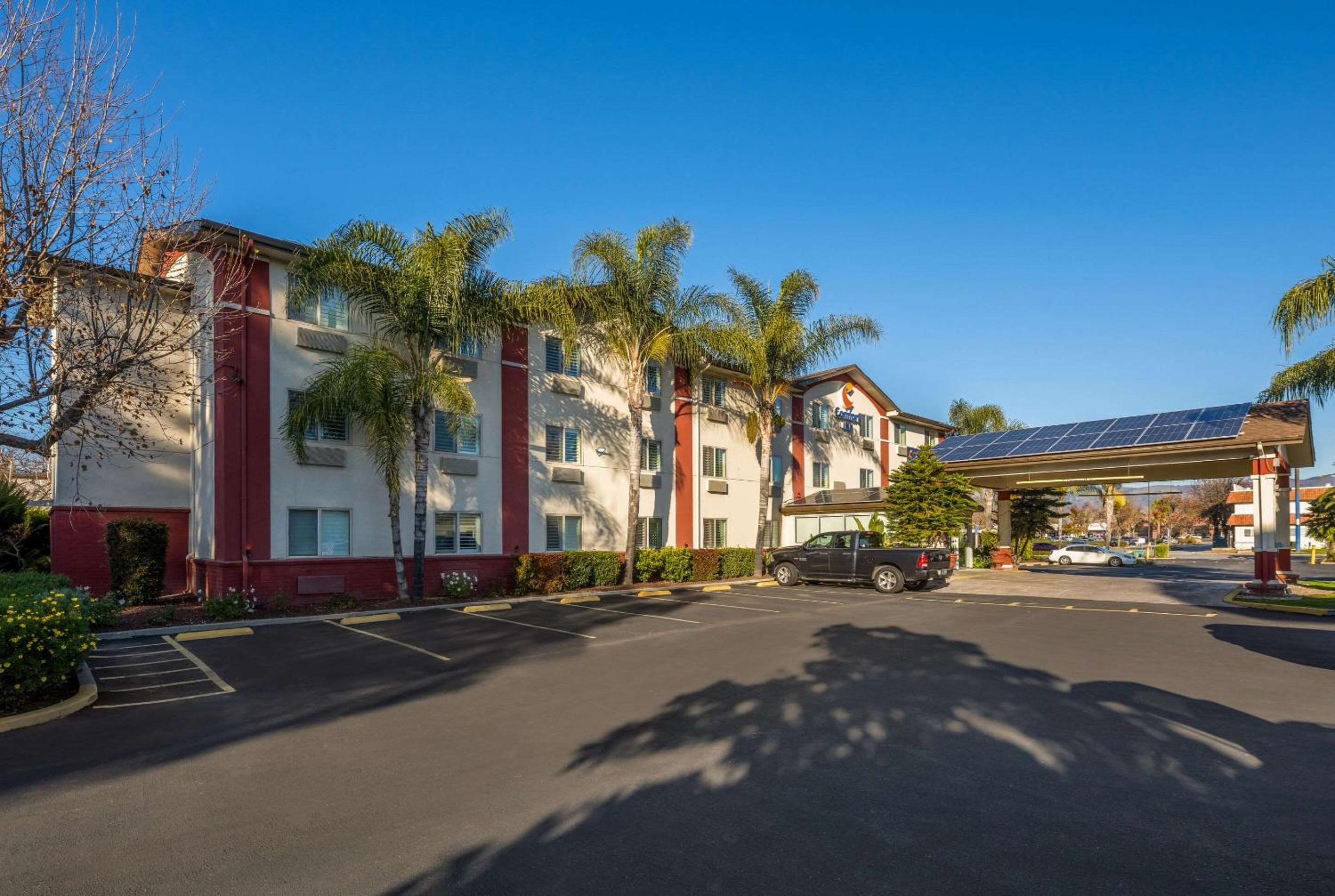 Comfort Inn Gilroy view 2