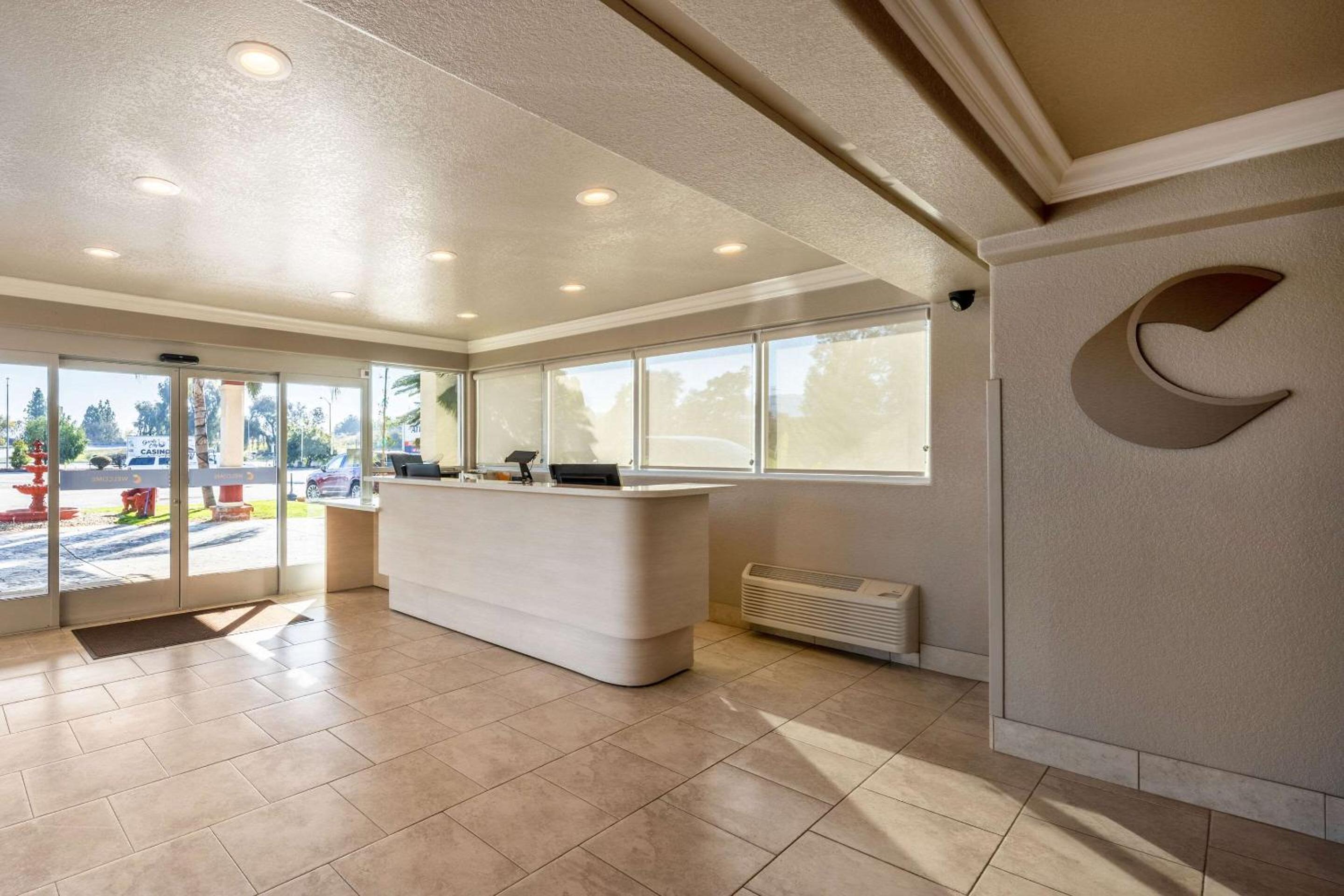 Comfort Inn Gilroy view 4