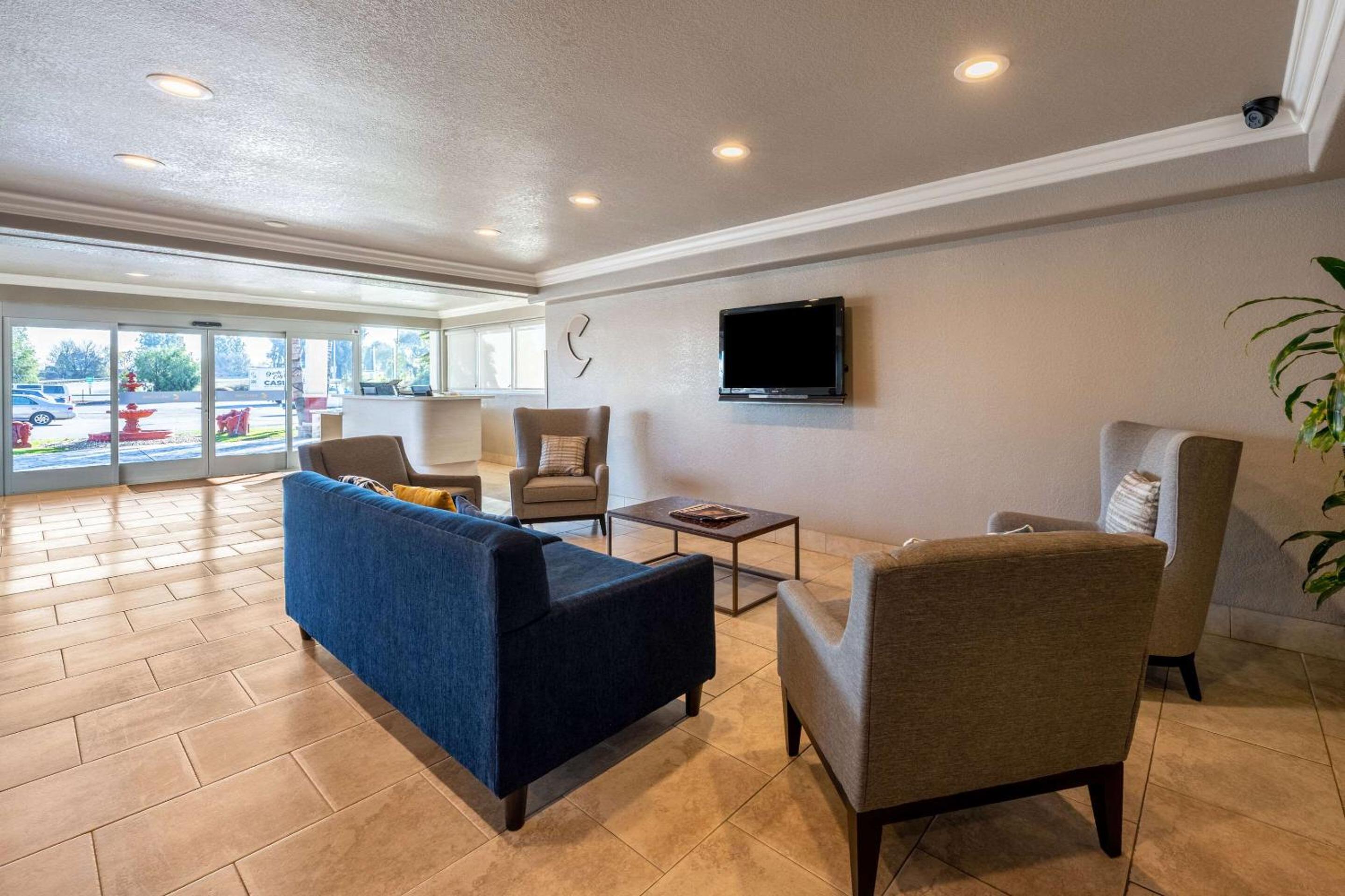 Comfort Inn Gilroy view 5