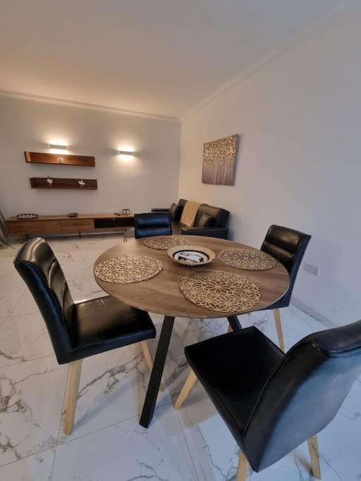 2 bedroom apartment in Bugibba photo 2