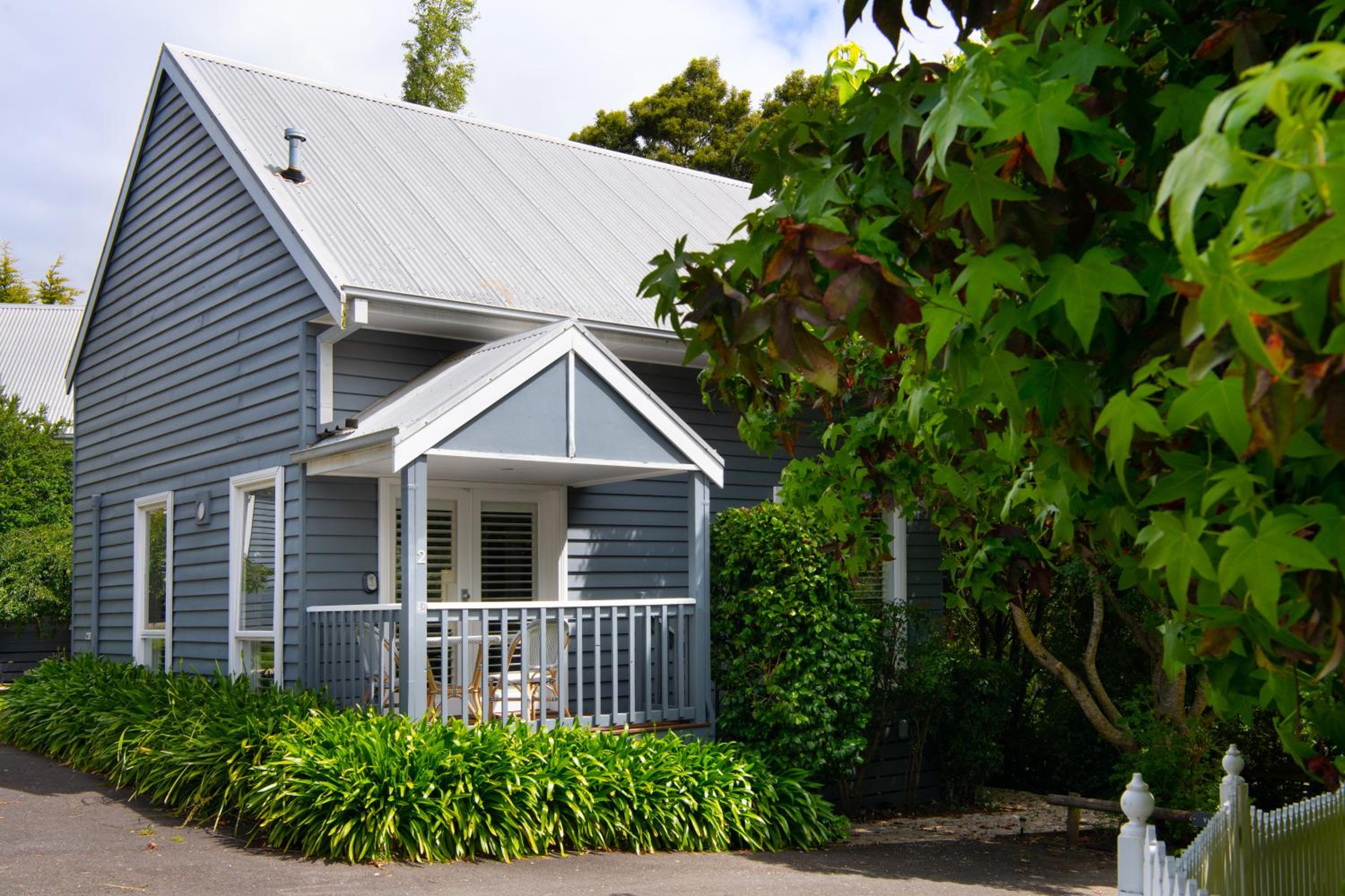 Lake Orchard Villas