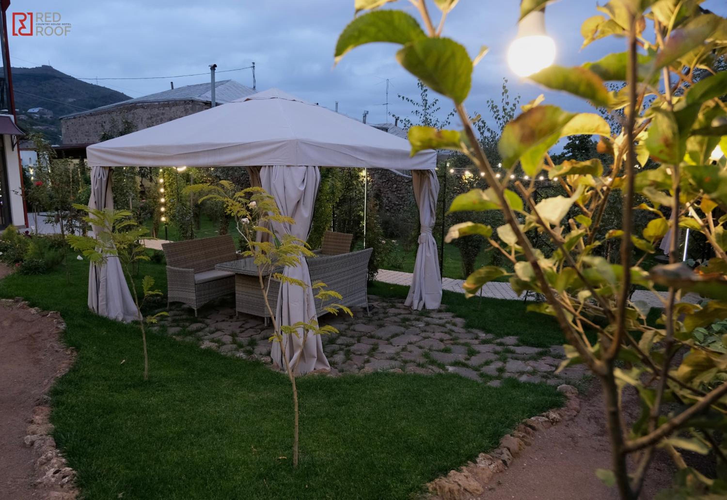 REDROOF Goris Boutique Hotel