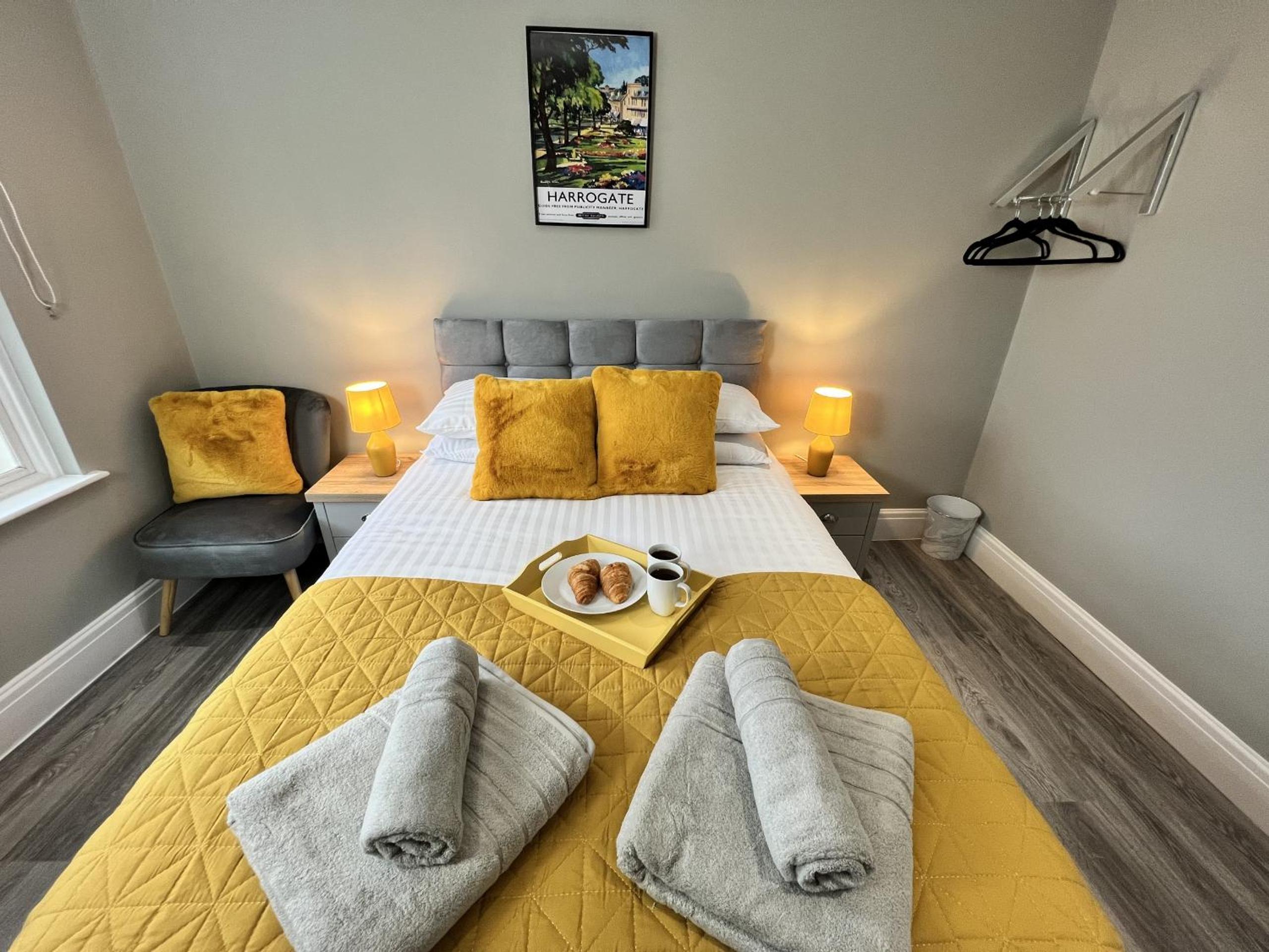 Luxurious Harrogate Penthouse with Free Parking view 2