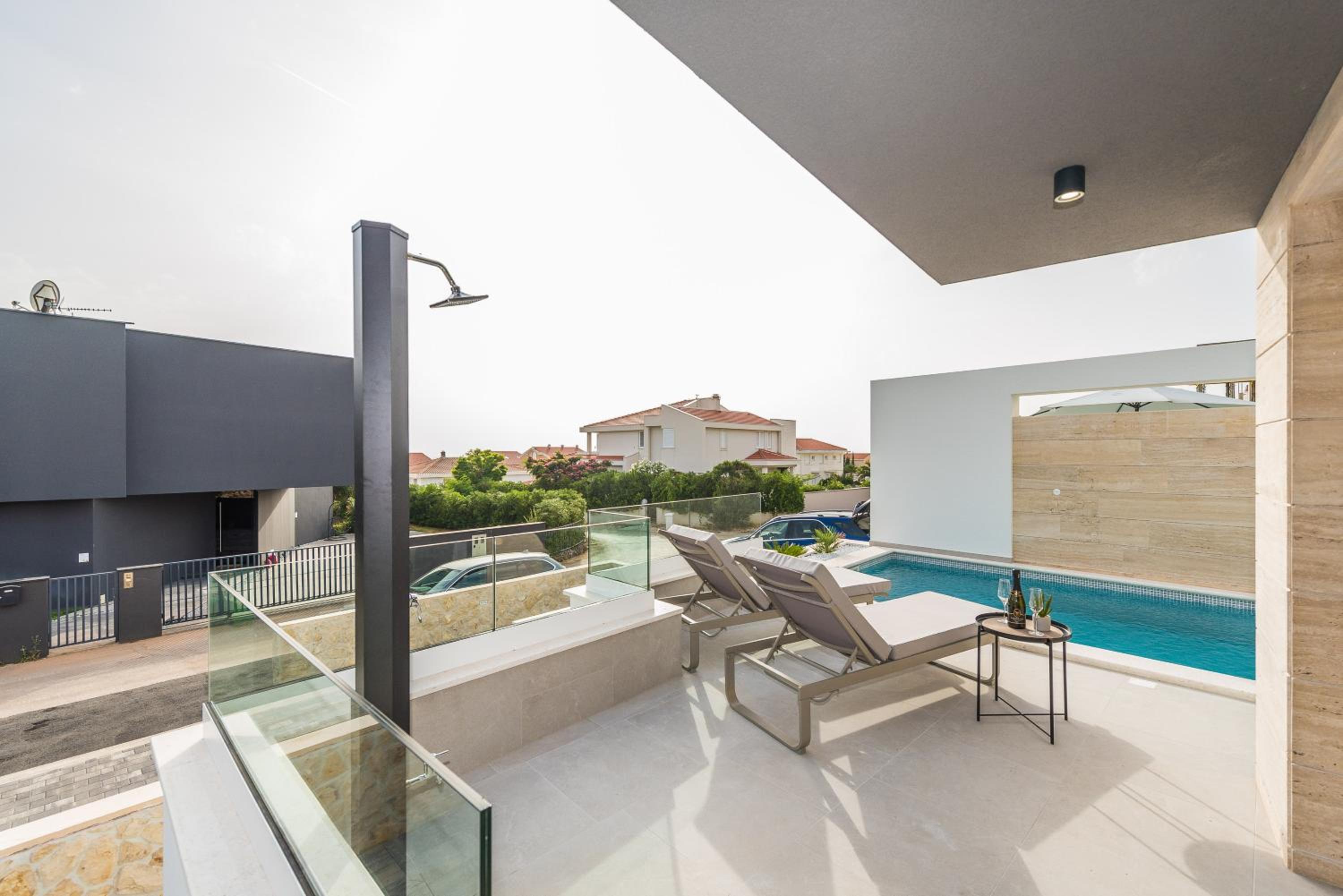 Luxury Villas Joy