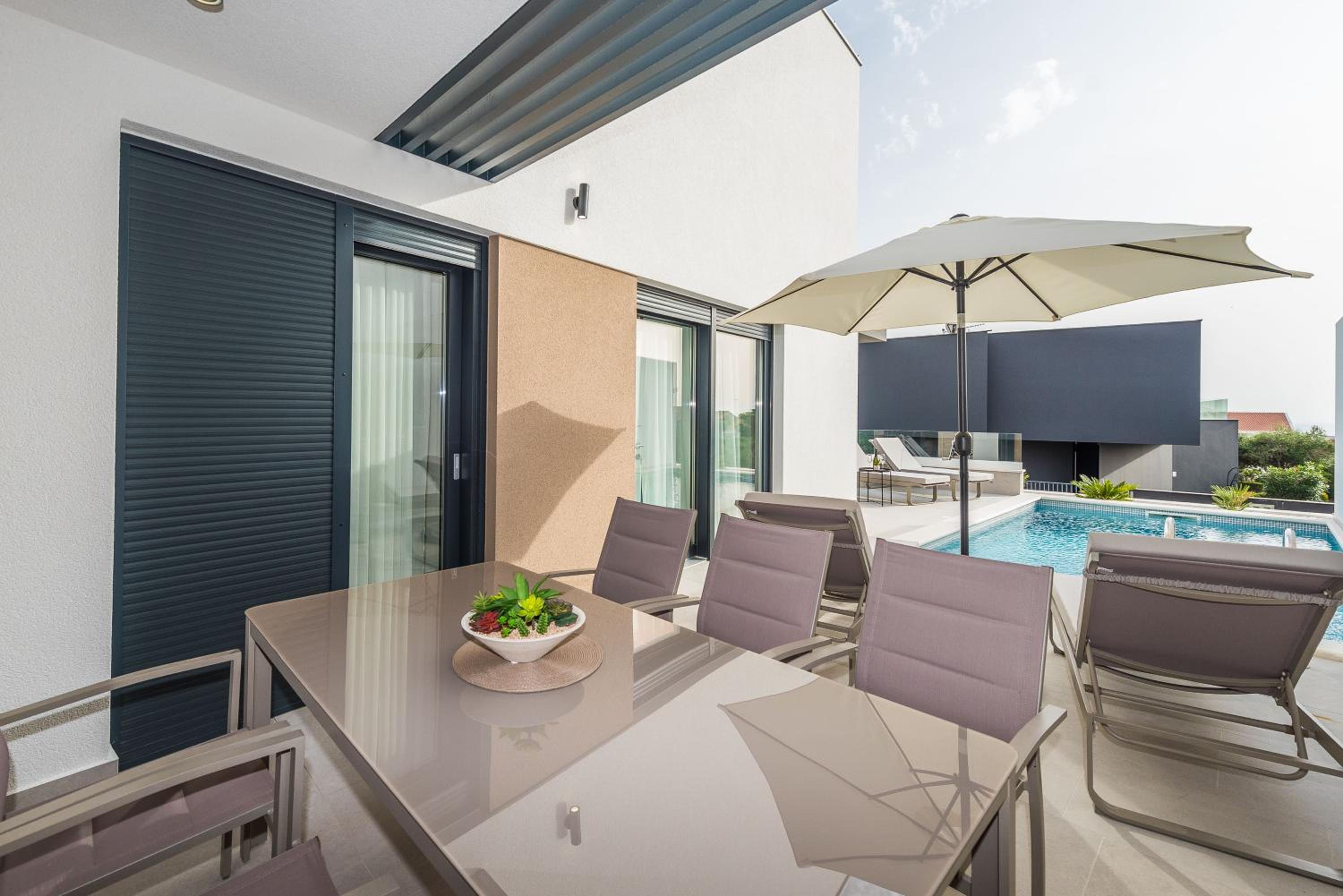 Luxury Villas Joy
