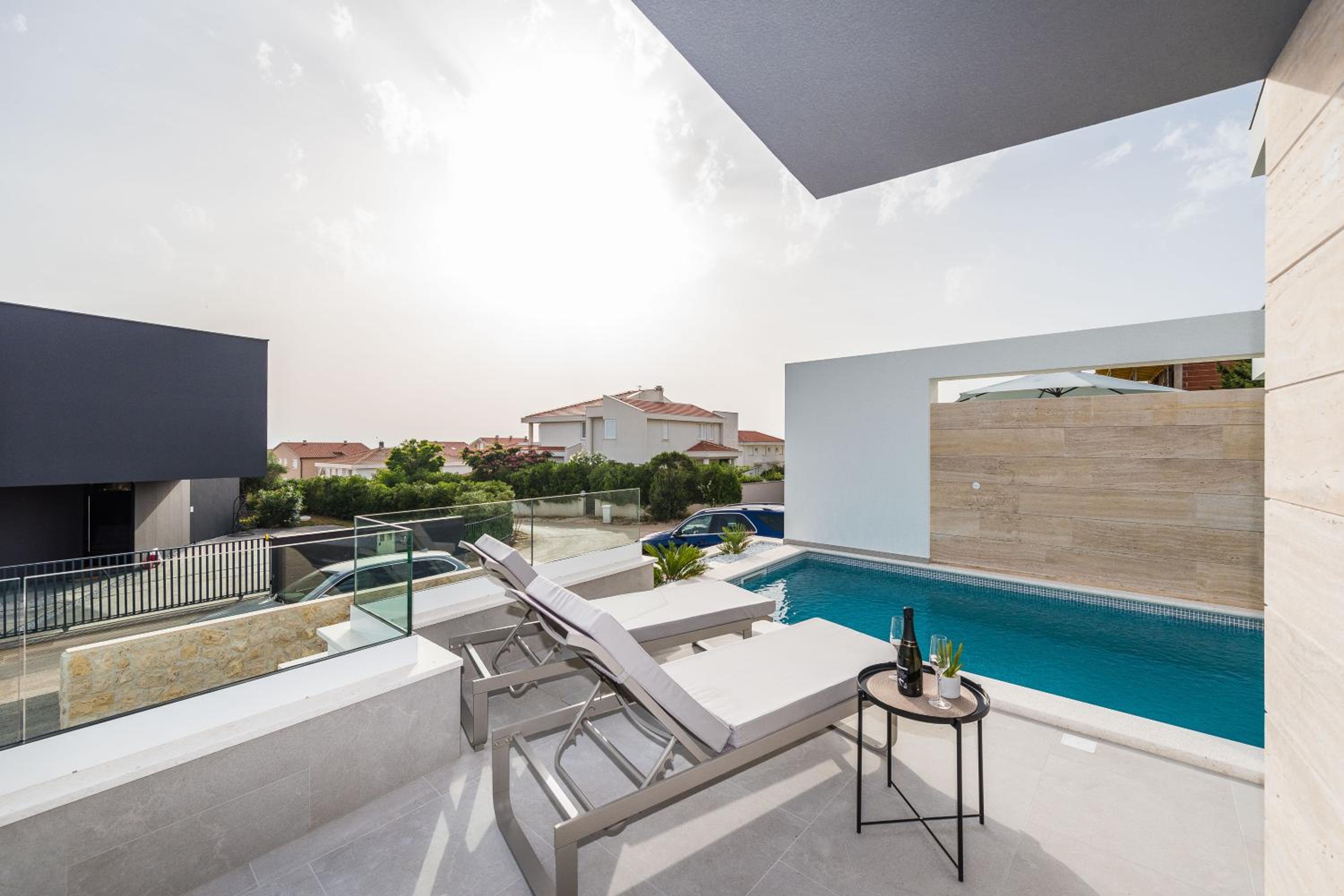 Luxury Villas Joy