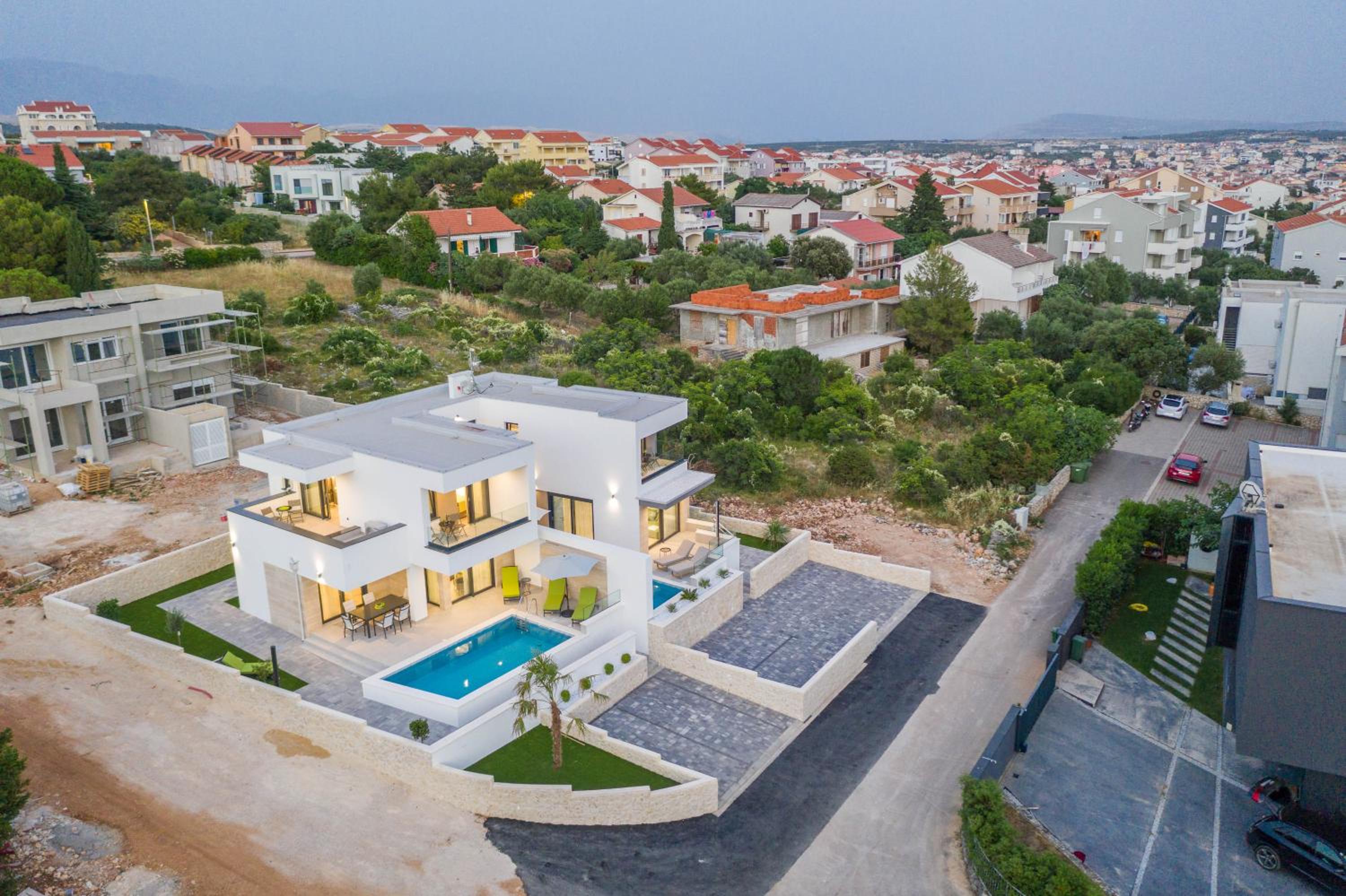 Luxury Villas Joy