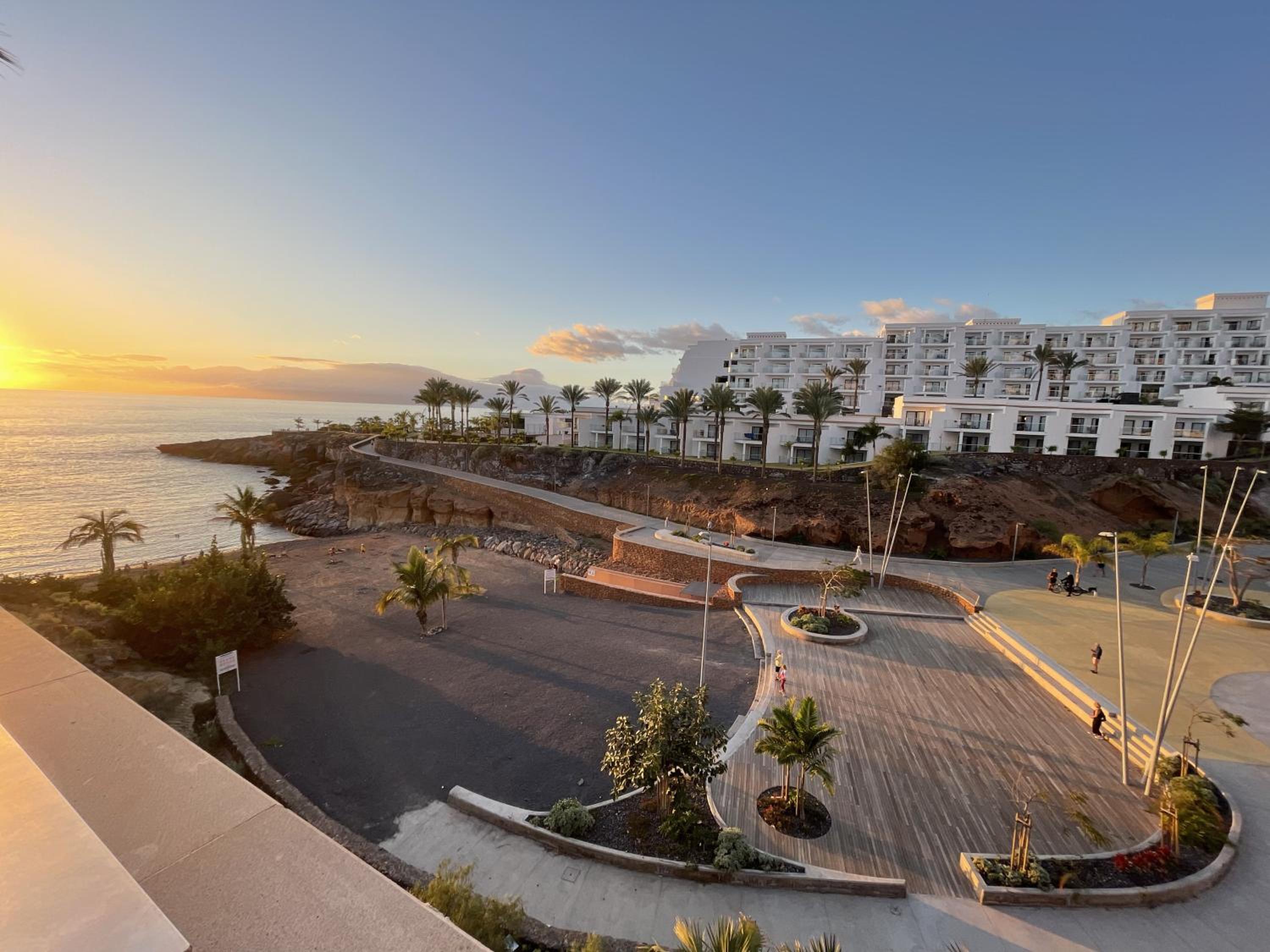 Paradise View Family Apartment by AltamarHomes