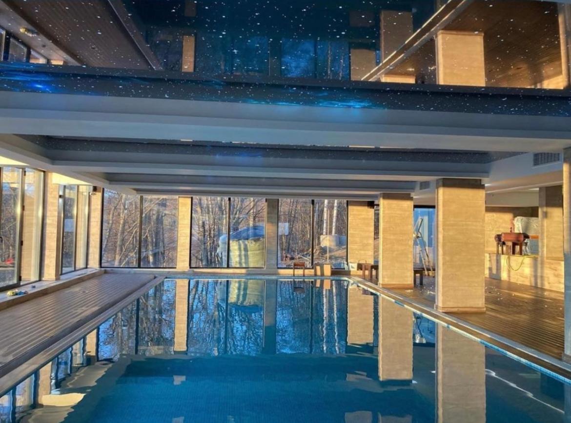 Milmari Golden N LUX 62 view 4