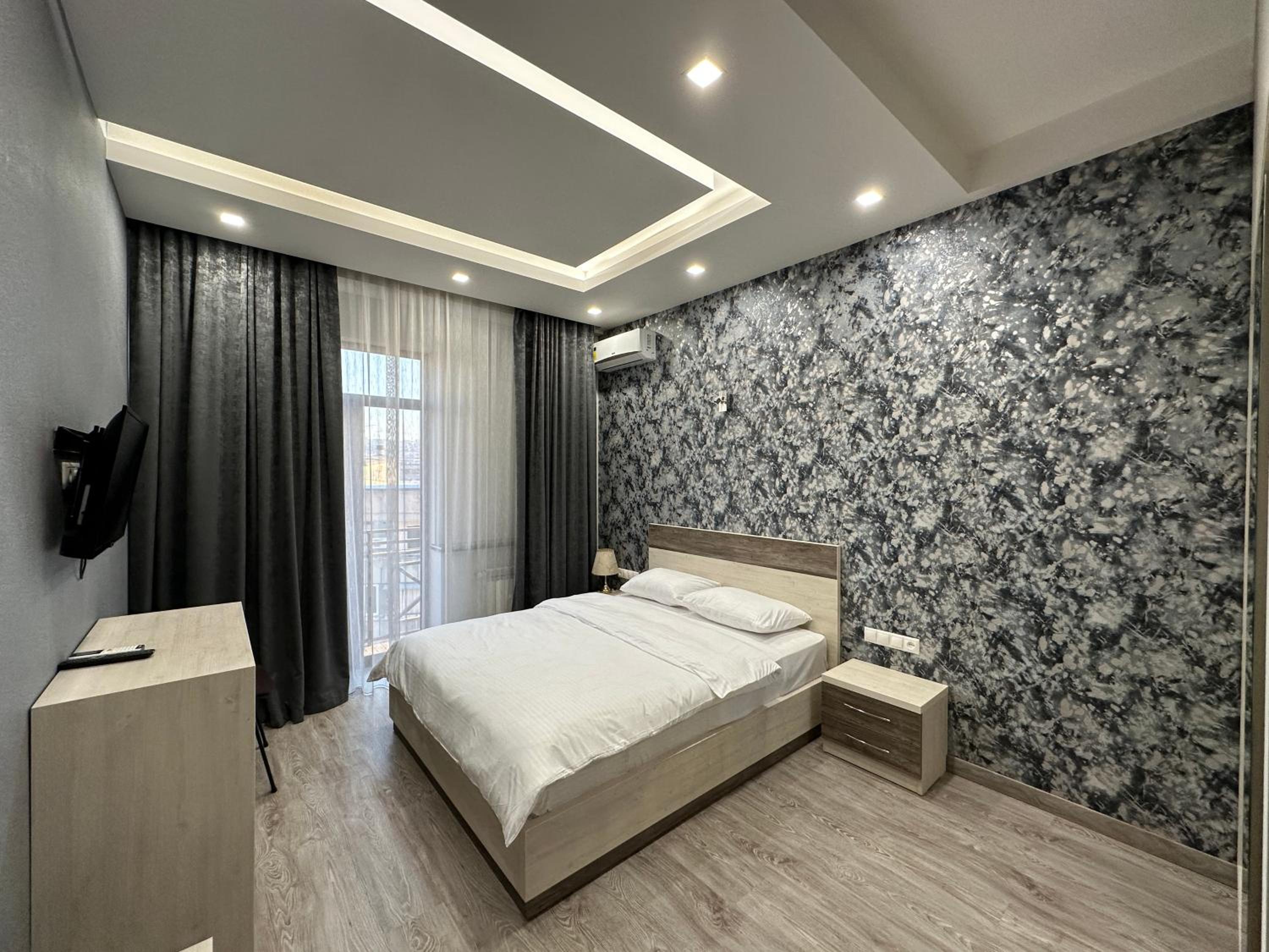 Kajaznuni Street, 3 bedrooms Luxury & Unique apartment QA888