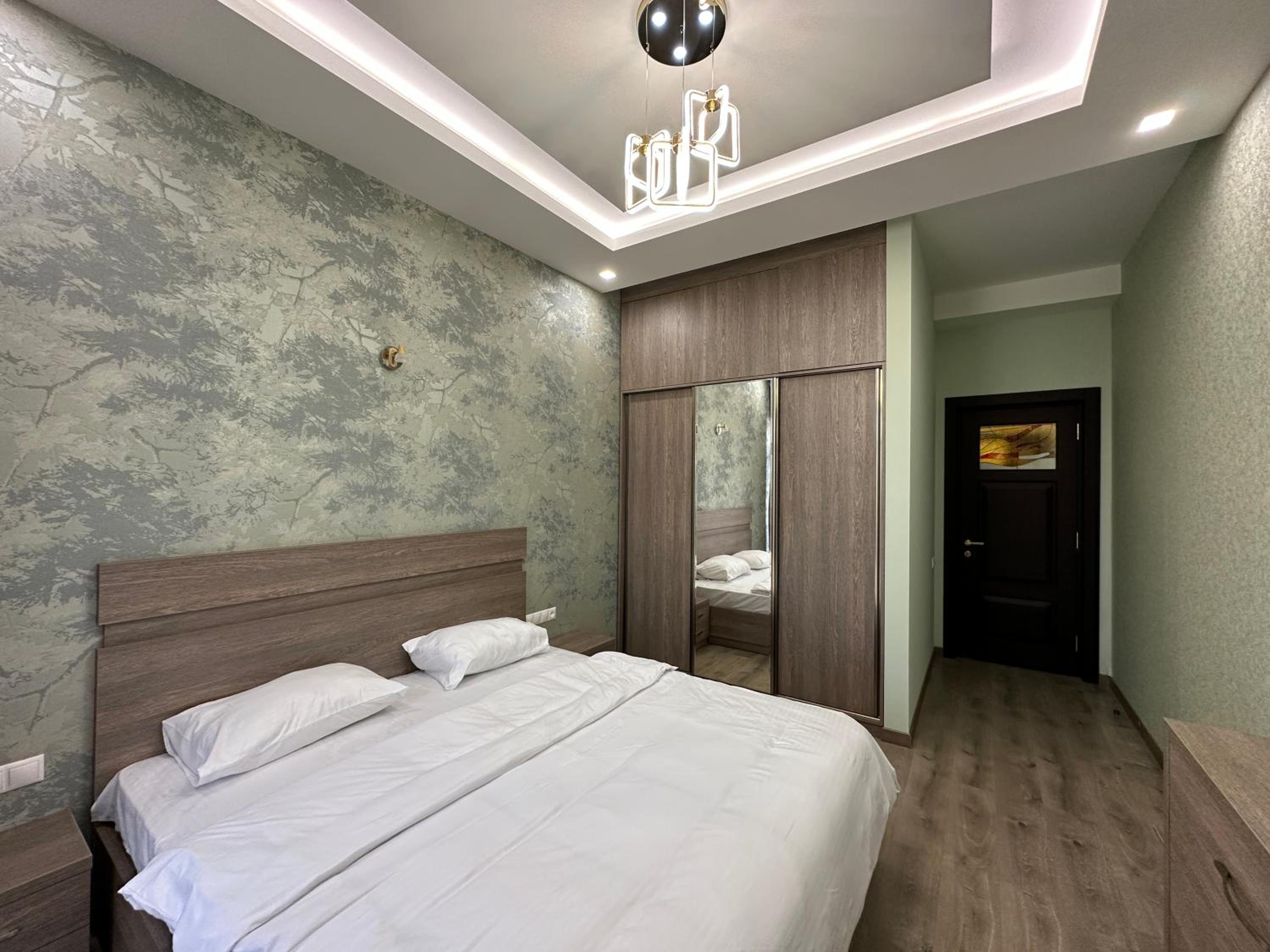Kajaznuni Street, 3 bedrooms Luxury & Unique apartment QA888