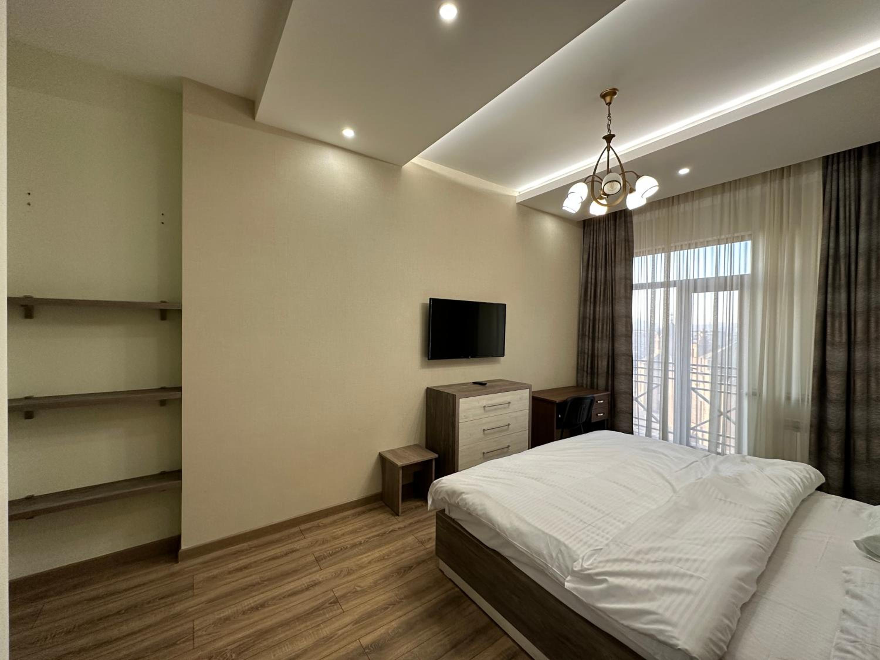 Kajaznuni Street, 3 bedrooms Luxury & Unique apartment QA888