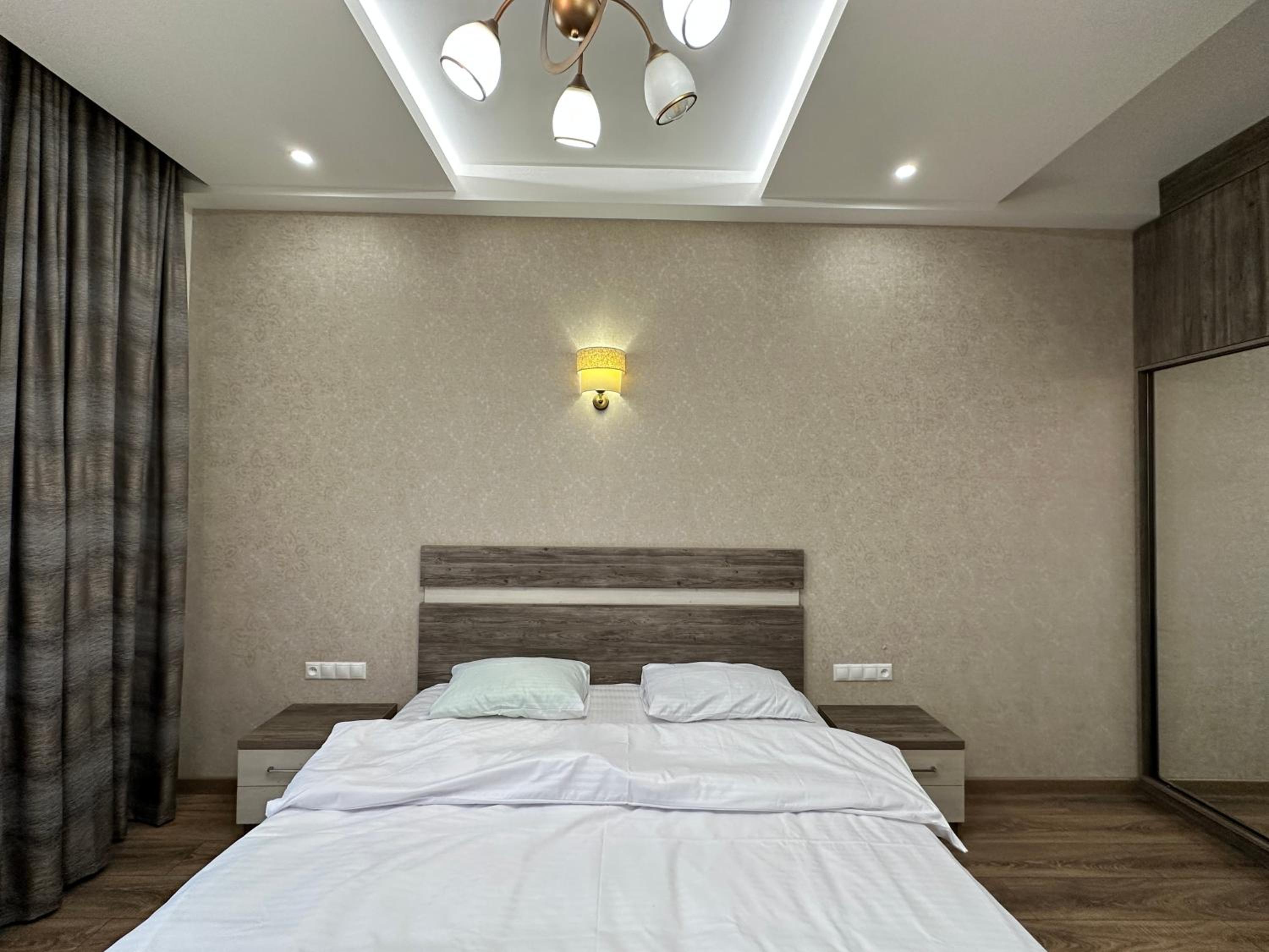 Kajaznuni Street, 3 bedrooms Luxury & Unique apartment QA888