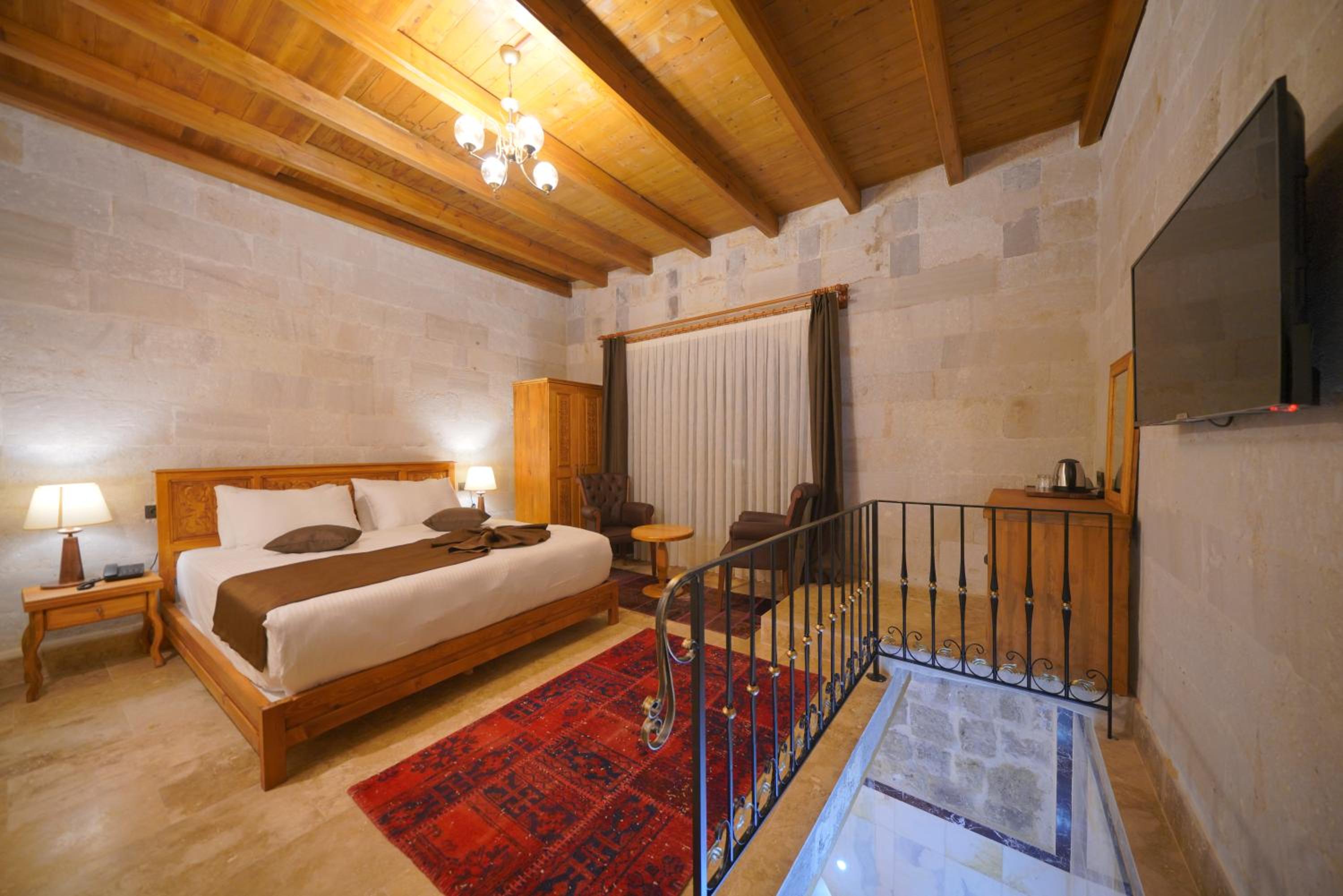 Secret Hill Cave Suites - Image 65