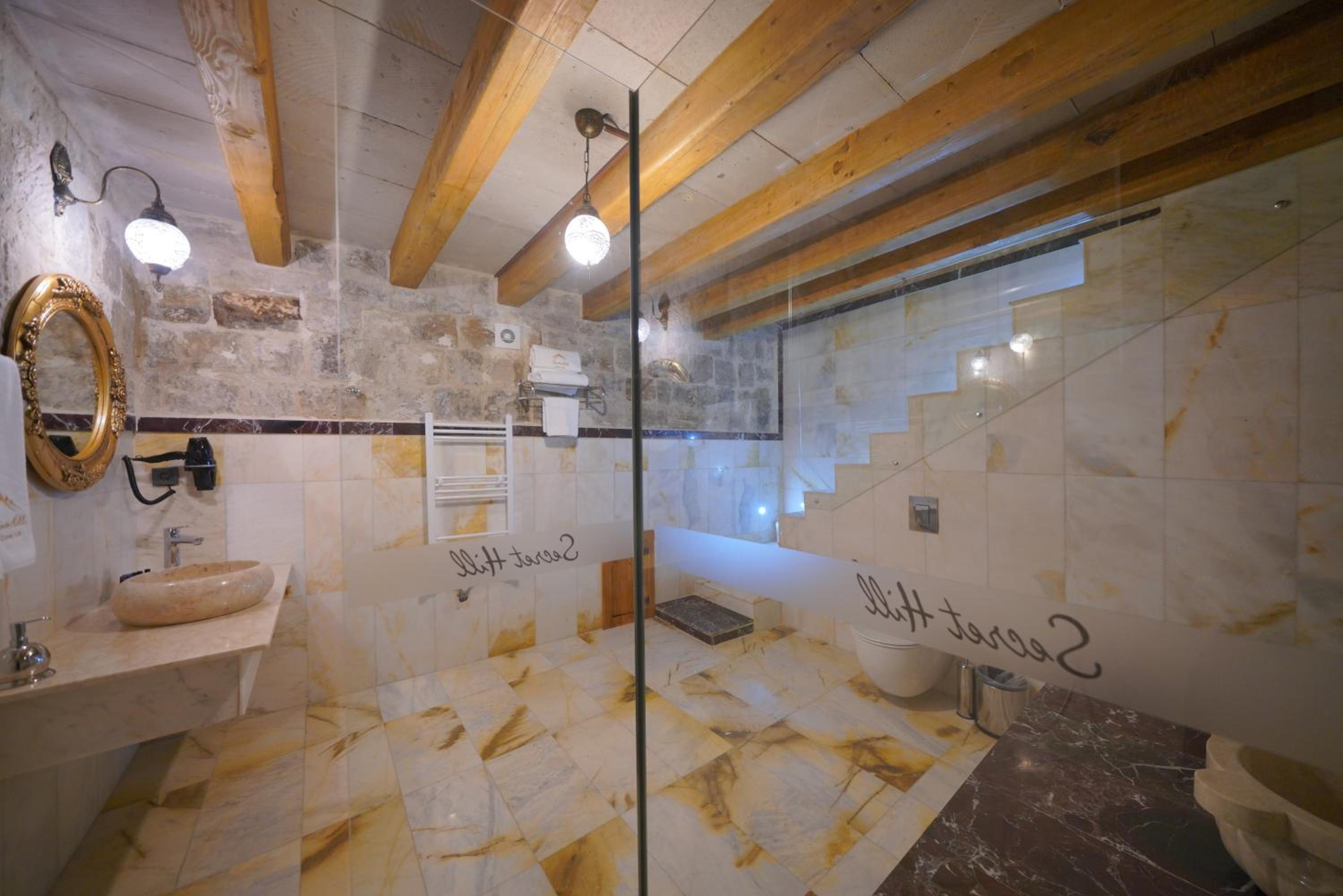 Secret Hill Cave Suites - Image 71