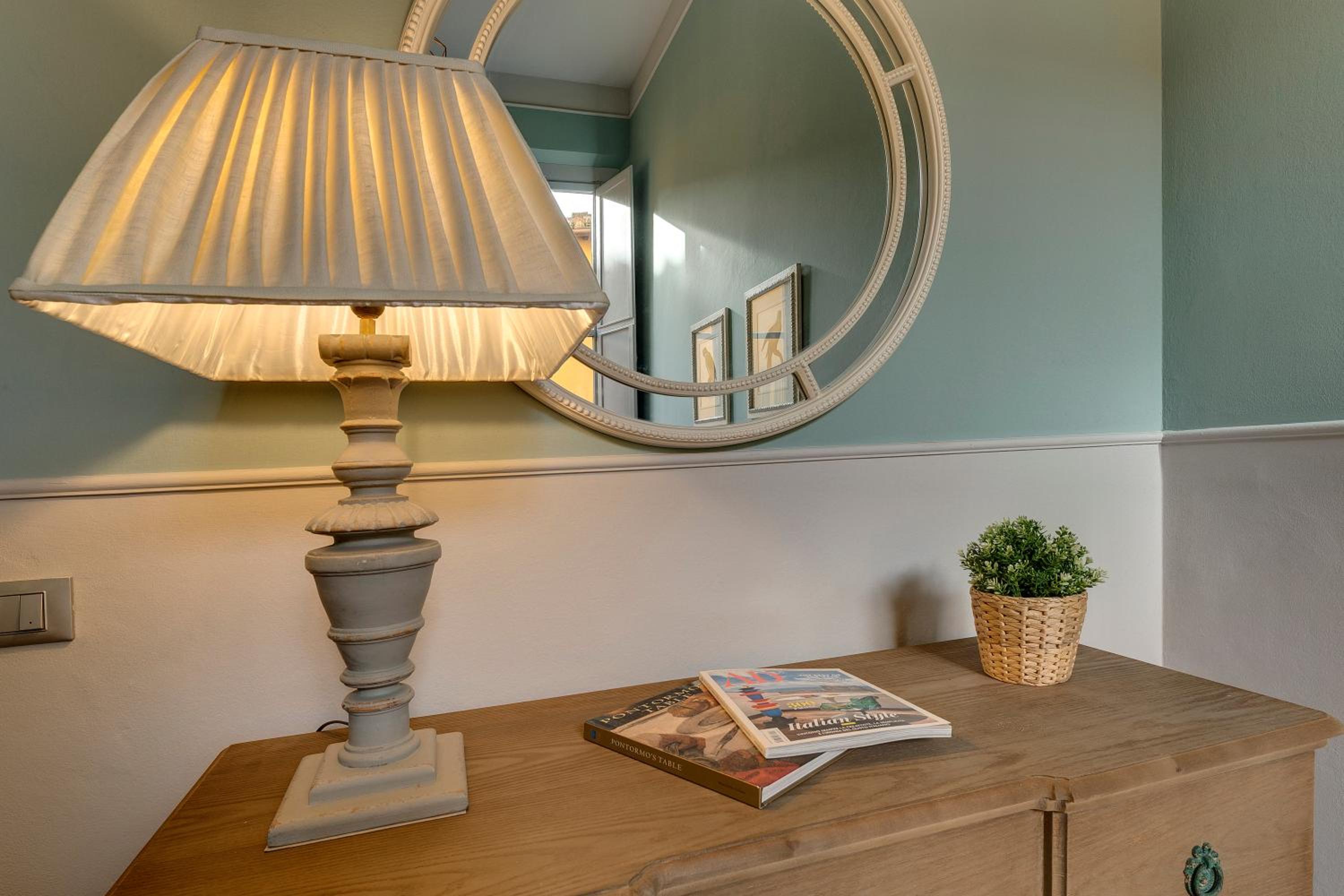 Frida Luxury Apartment by Mamo Florence
