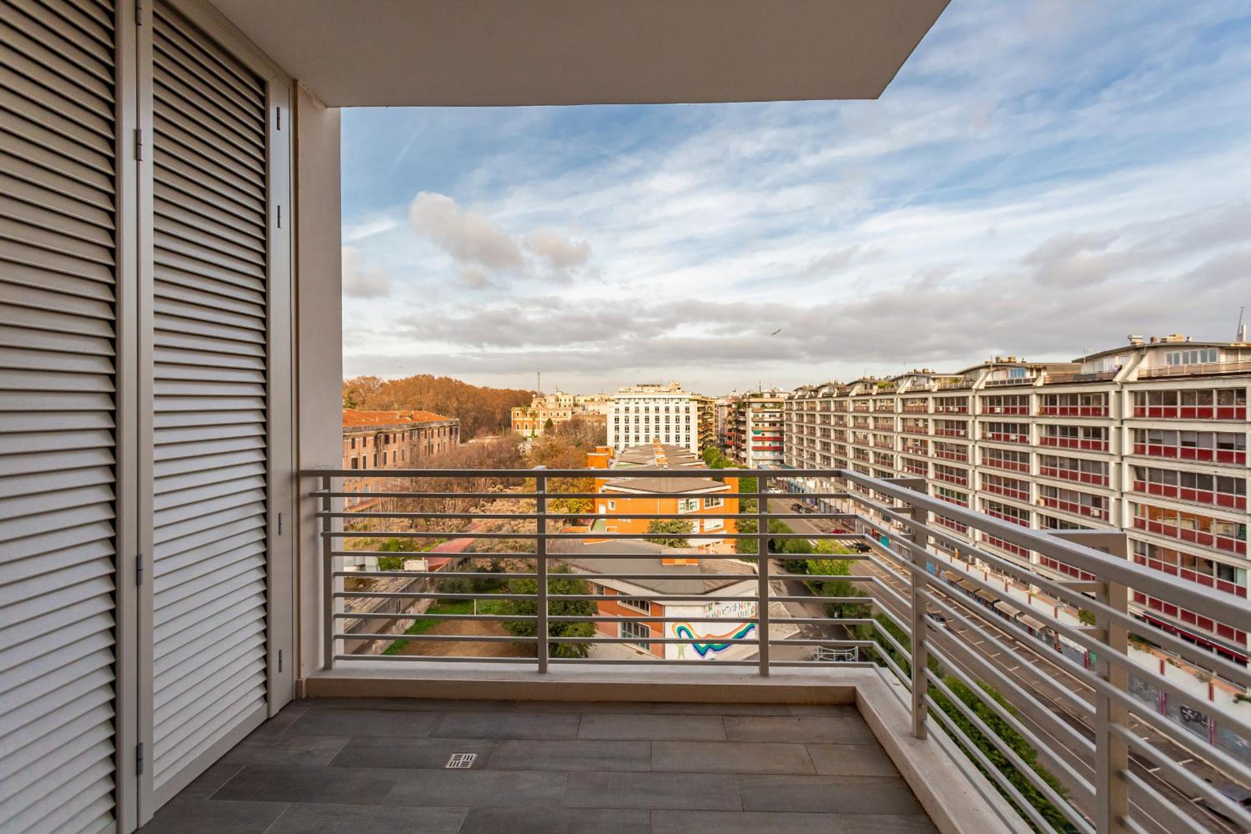 Trastevere Modern Terraced Apt