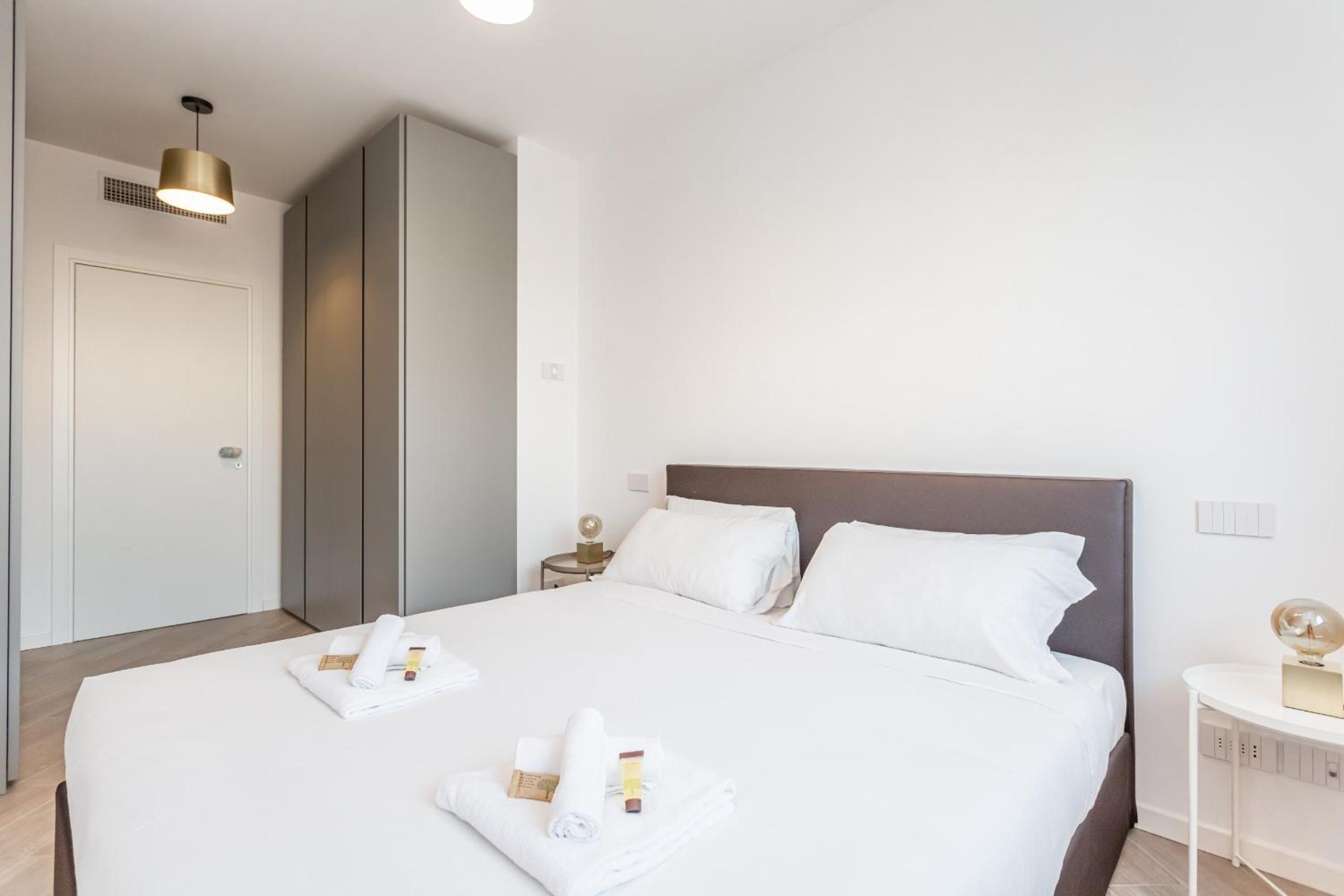 Trastevere Modern Terraced Apt