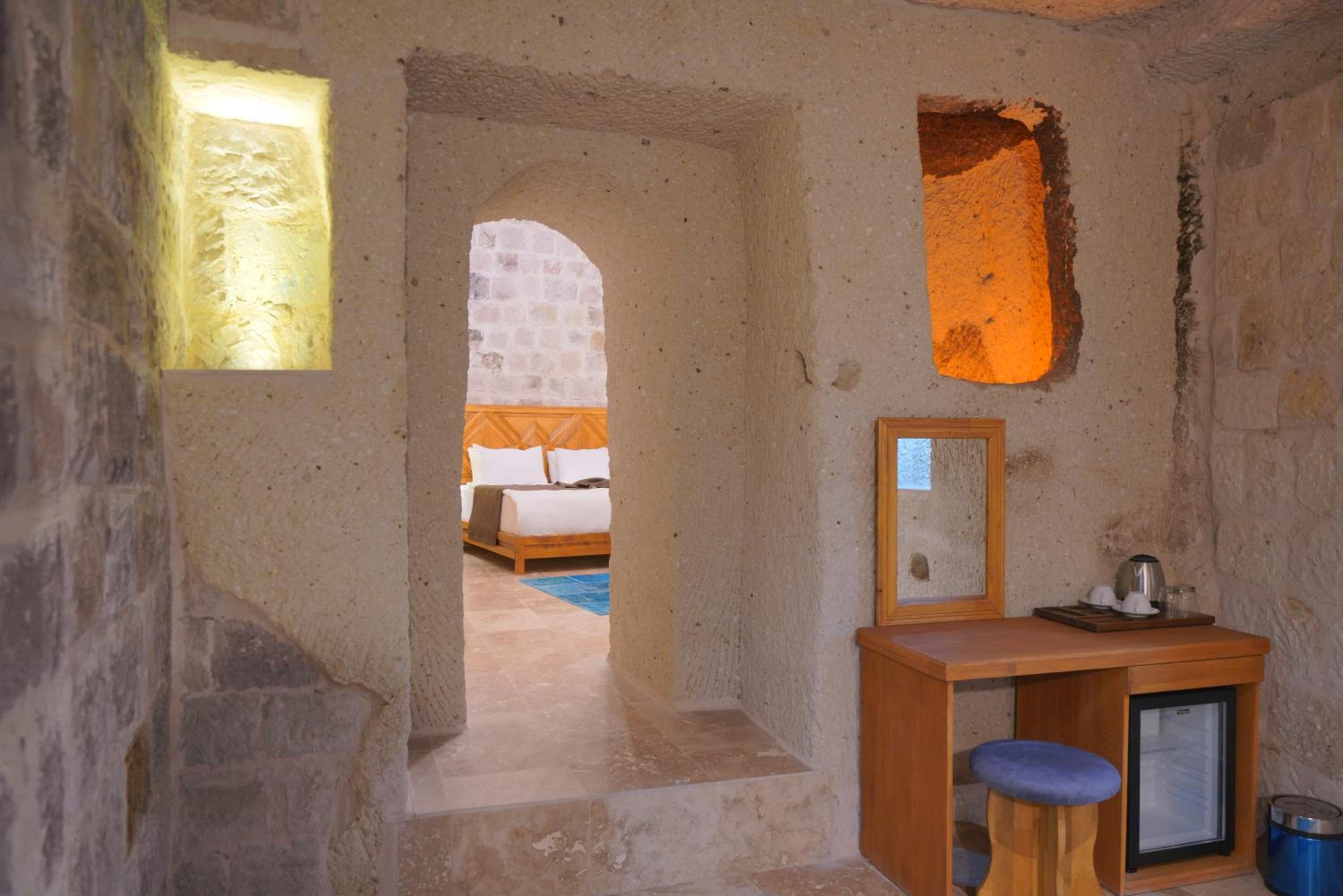 Secret Hill Cave Suites - Image 158