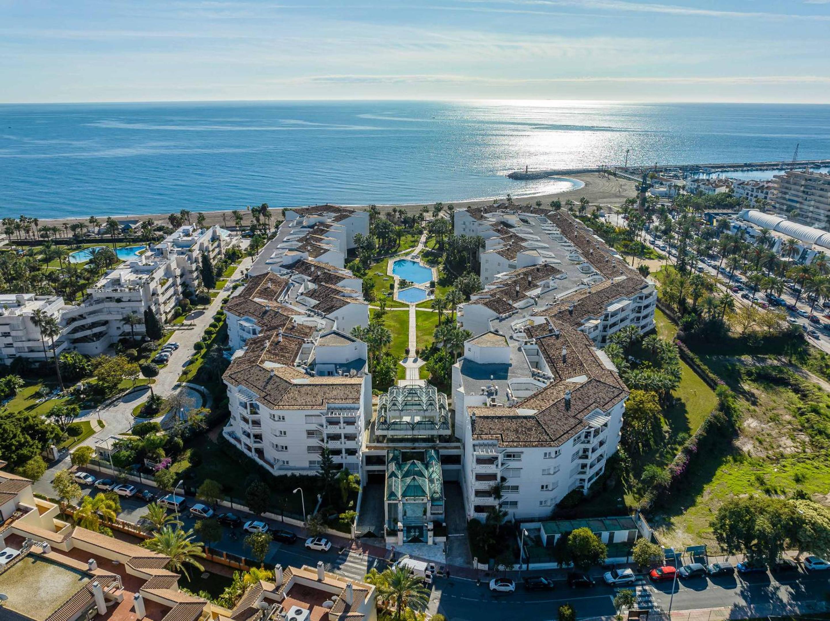 VACATION MARBELLA I Banus Waterfront Penthouse Marina, Sea View, Beachfront